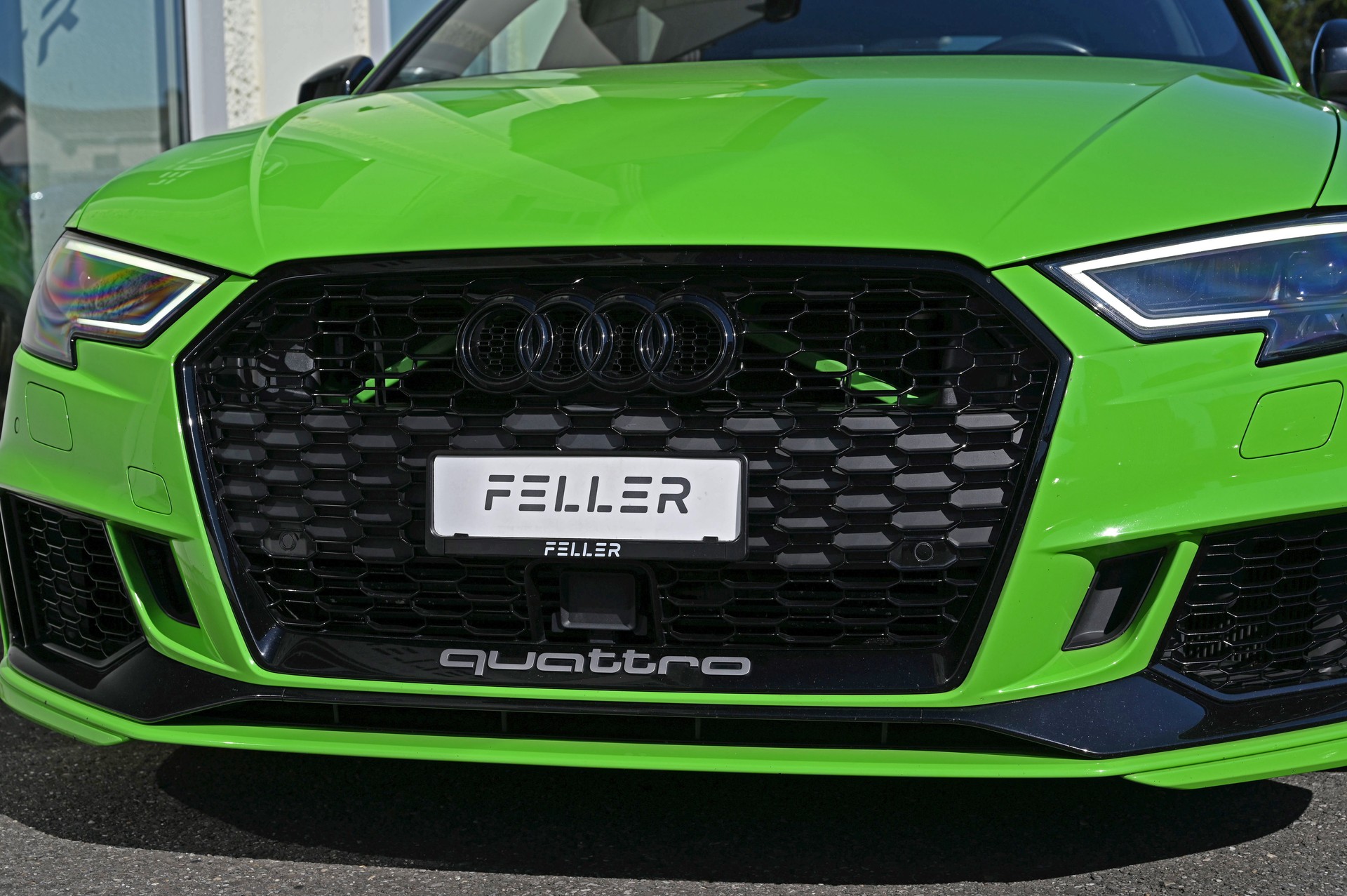 AUDI RS3 Sportback 2.5 TSI quattro S-tronic **Individual/Limegreen**-image-2