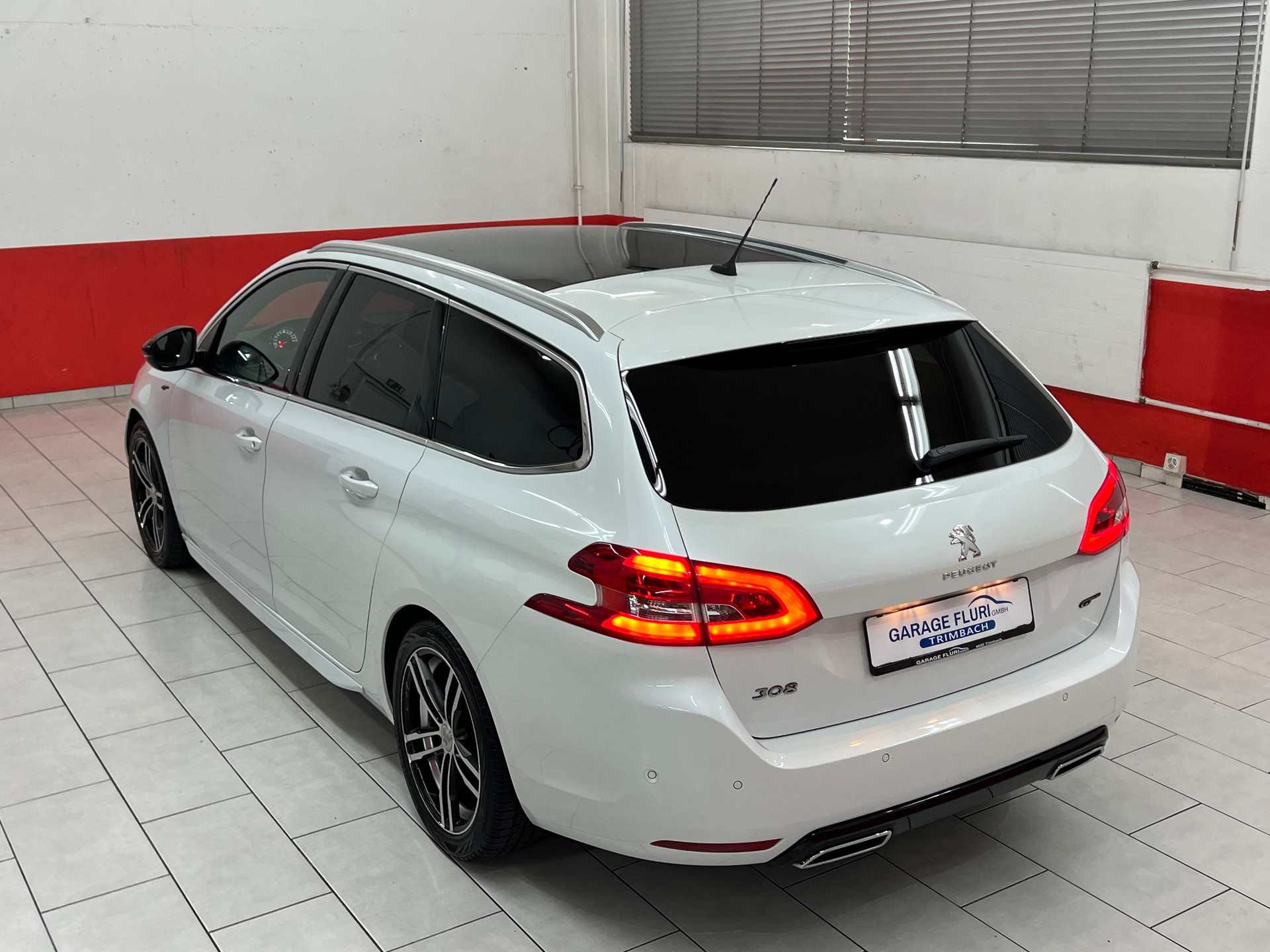 PEUGEOT 308 SW 2.0 BlueHDI GT Automatic-image-7