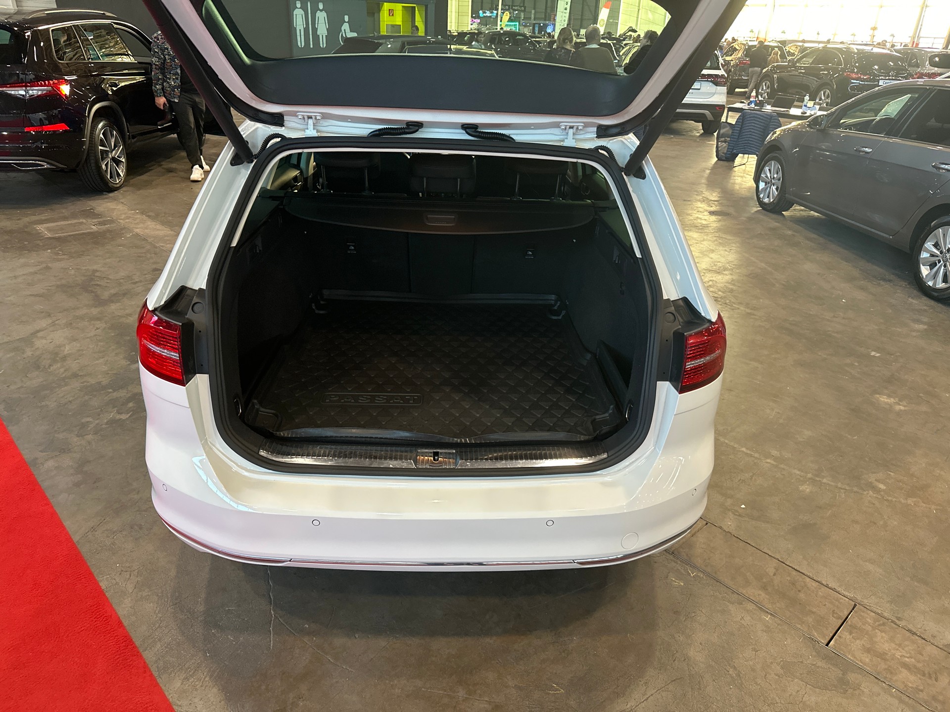 VW Passat Variant 1.8 TSI BMT Highline DSG-image-6