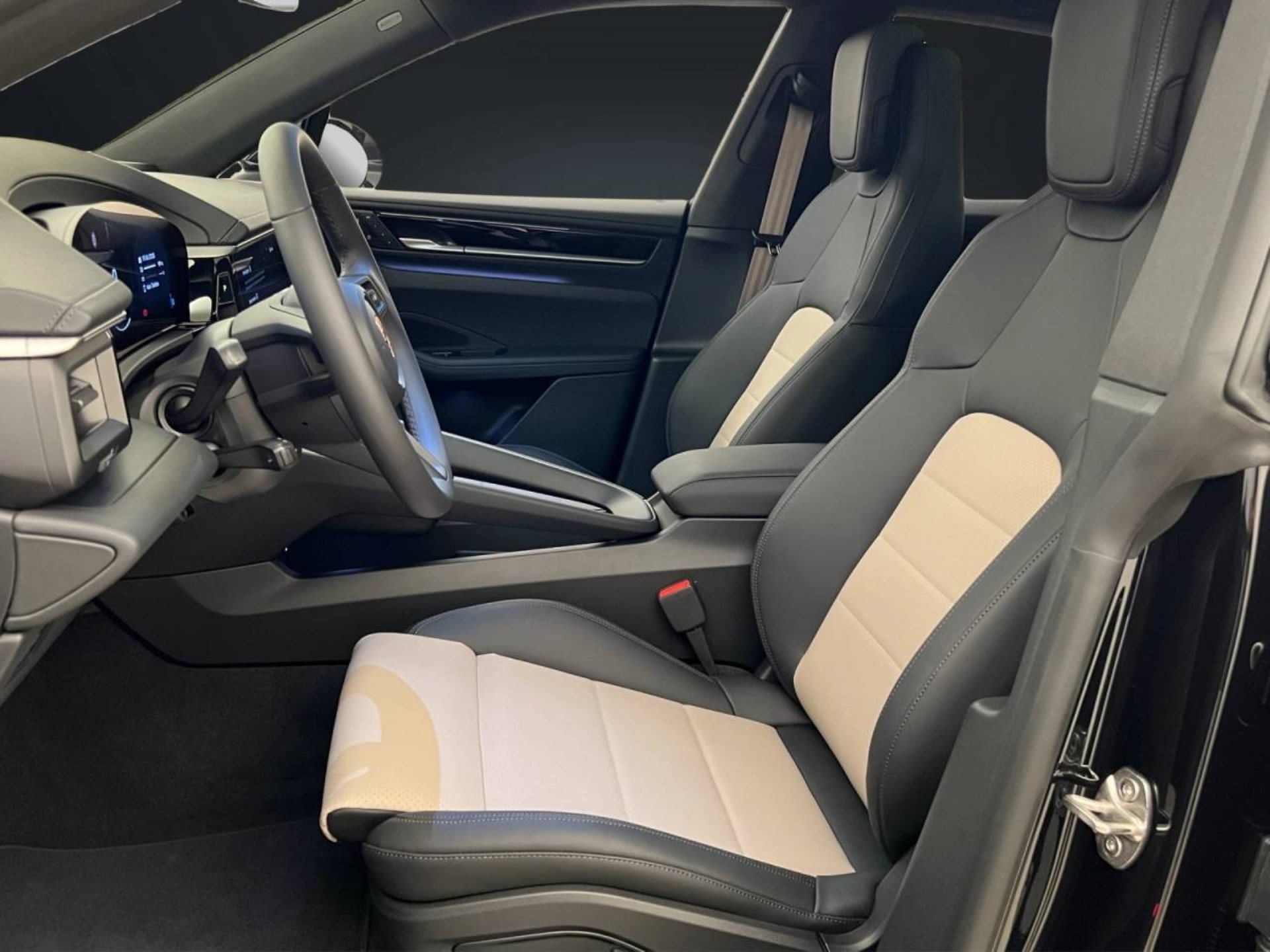 PORSCHE Macan 4S-image-4
