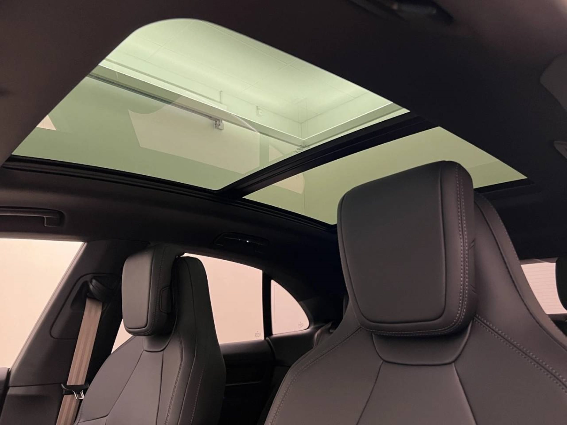 PORSCHE Macan 4S-image-8