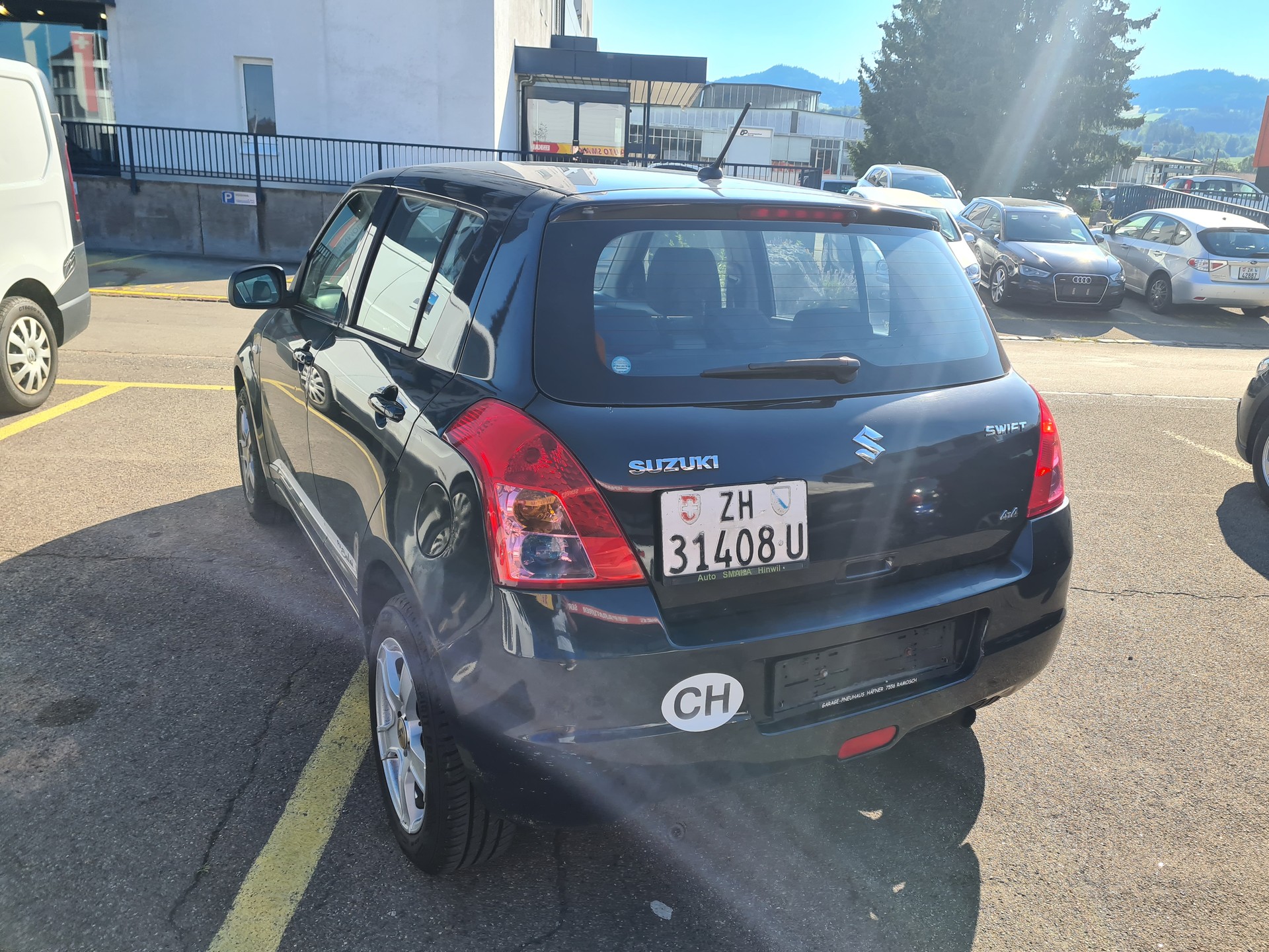 SUZUKI Swift 1.3i 16V GL Top Piz Sulai LE 4x4-image-2