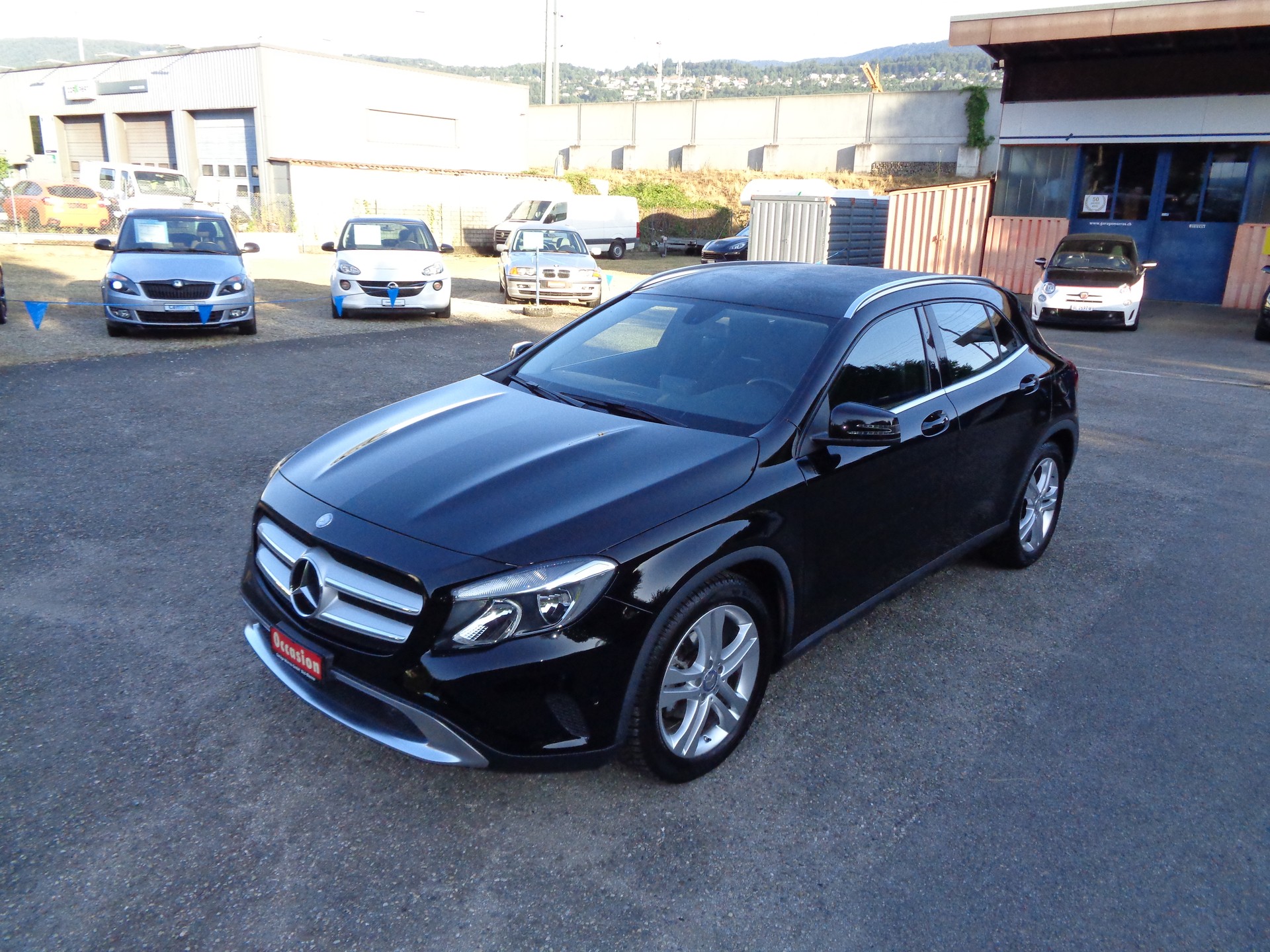 MERCEDES-BENZ GLA 180 Urban 7G-DCT-image-12