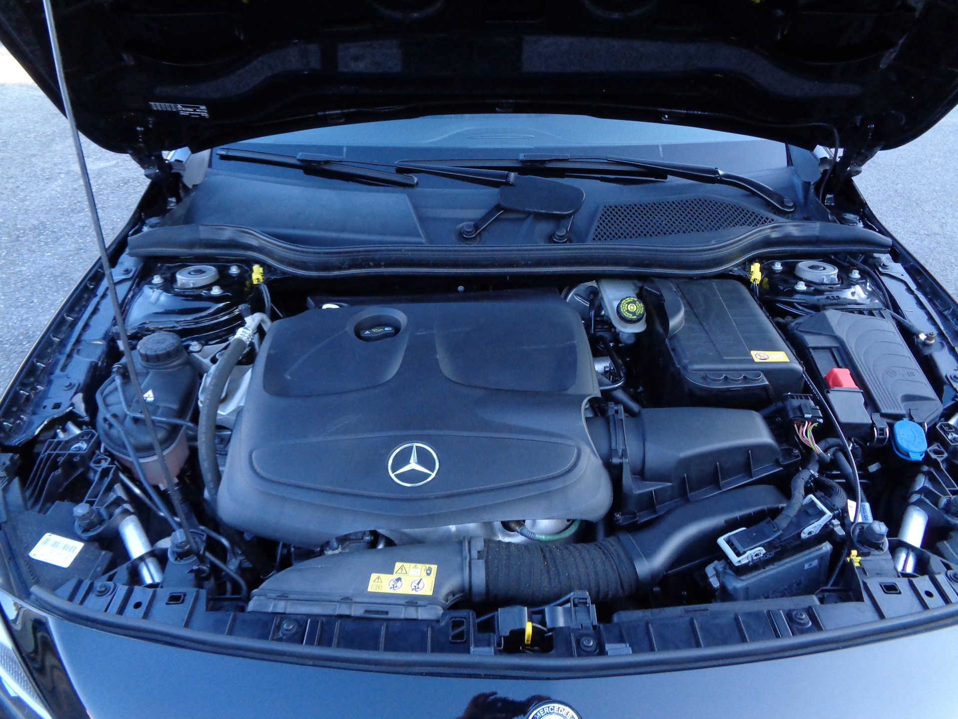 MERCEDES-BENZ GLA 180 Urban 7G-DCT-image-10