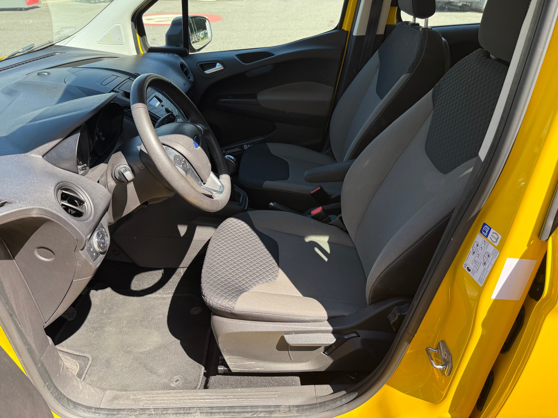 FORD Tourneo Courier 1.0 SCTi Trend +++ TACHYMATRE-image-20