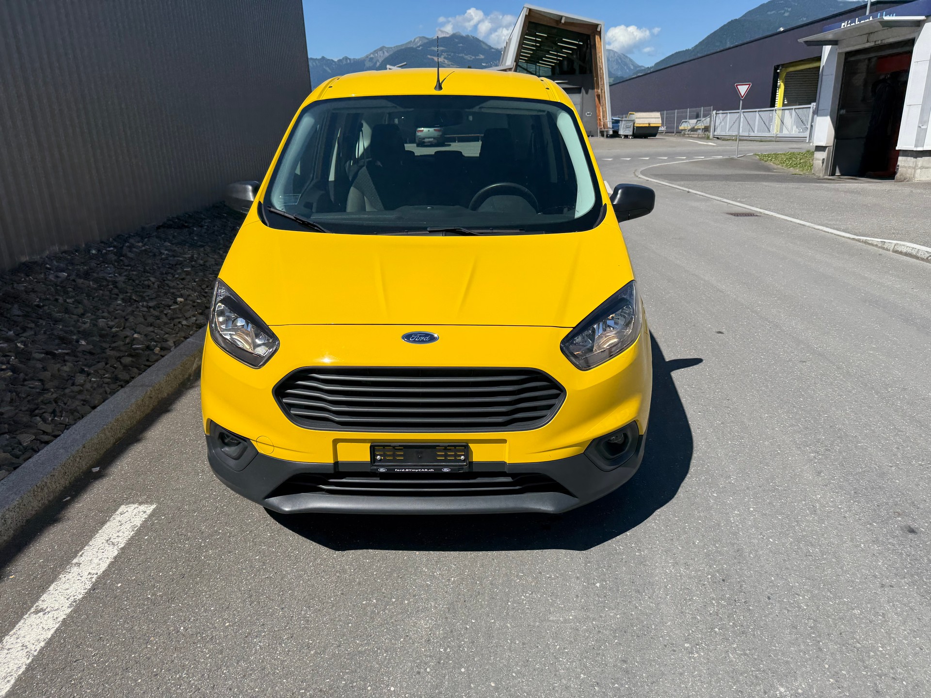 FORD Tourneo Courier 1.0 SCTi Trend +++ TACHYMATRE-image-5