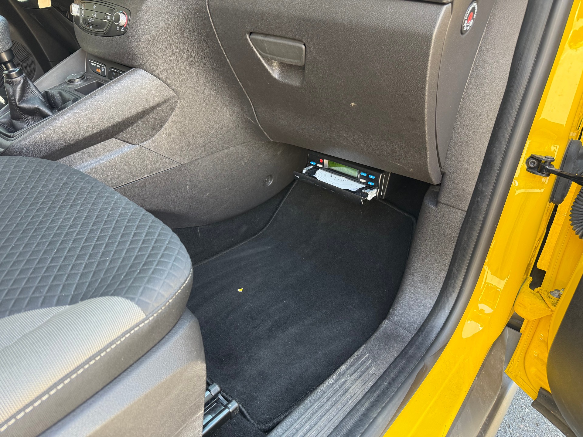 FORD Tourneo Courier 1.0 SCTi Trend +++ TACHYMATRE-image-15