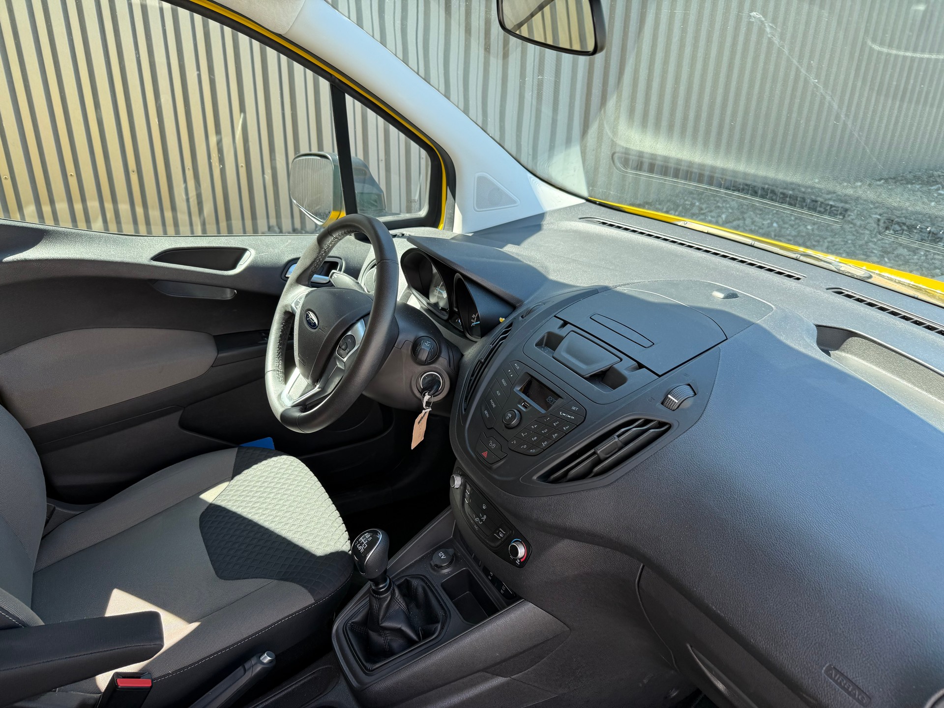 FORD Tourneo Courier 1.0 SCTi Trend +++ TACHYMATRE-image-18