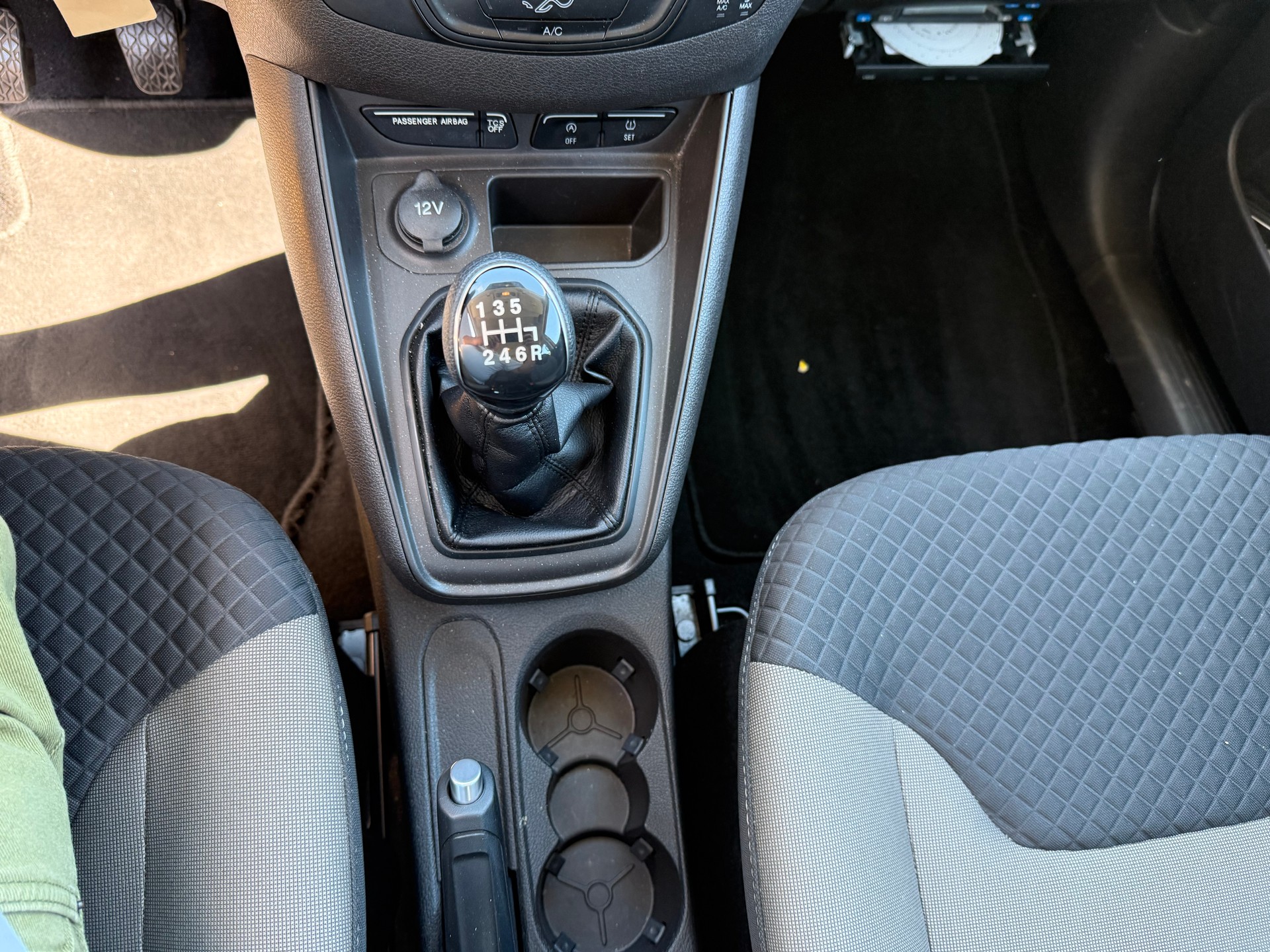 FORD Tourneo Courier 1.0 SCTi Trend +++ TACHYMATRE-image-25