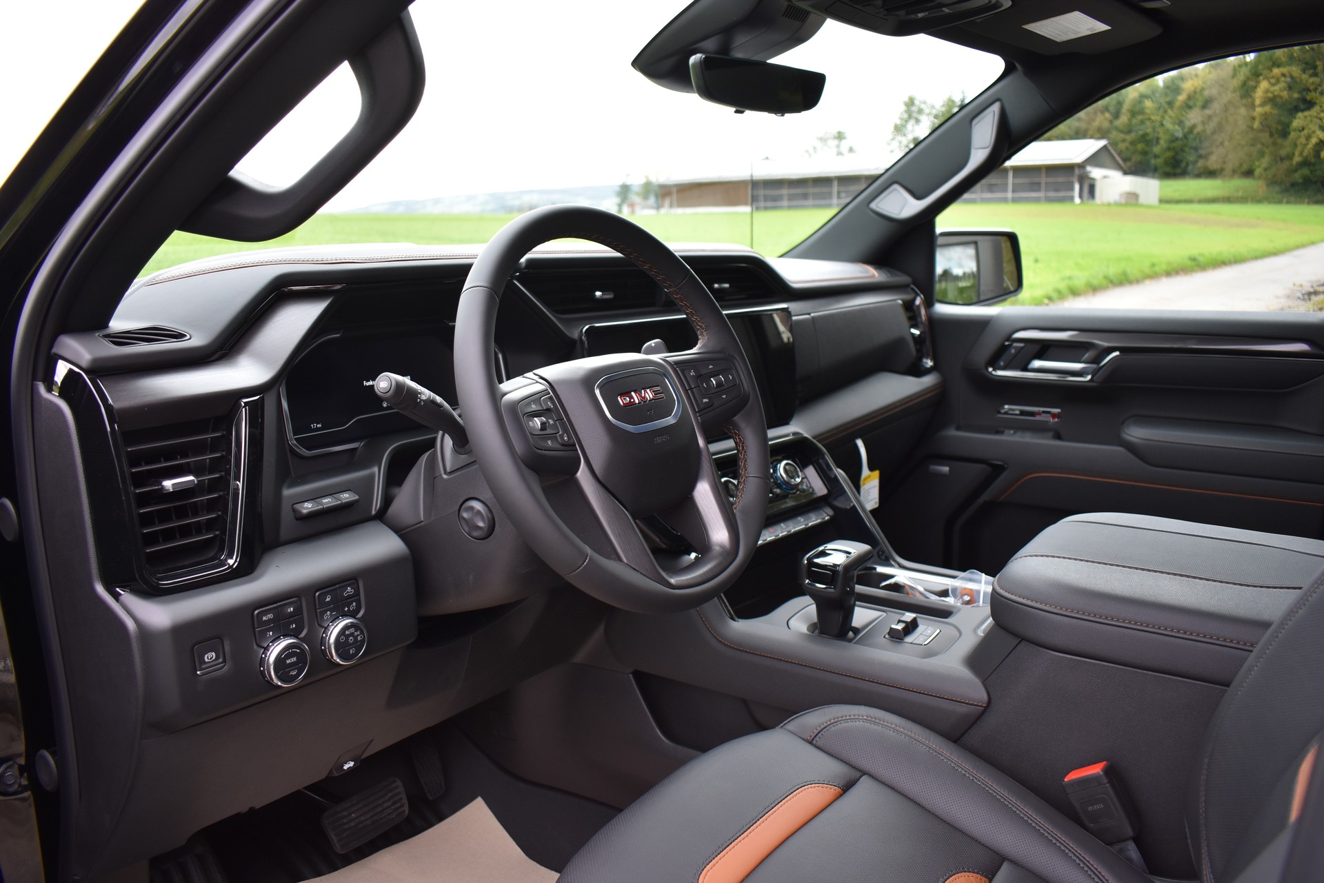 GMC Sierra AT4 MY25-image-11