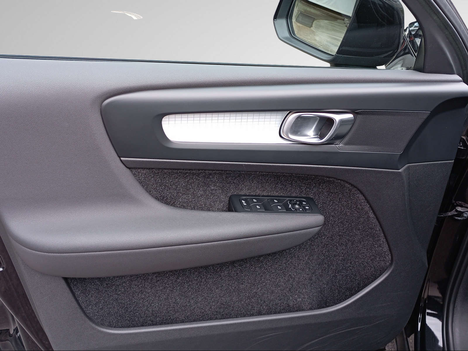 VOLVO XC40 T2 XCITE Geartronic-image-17
