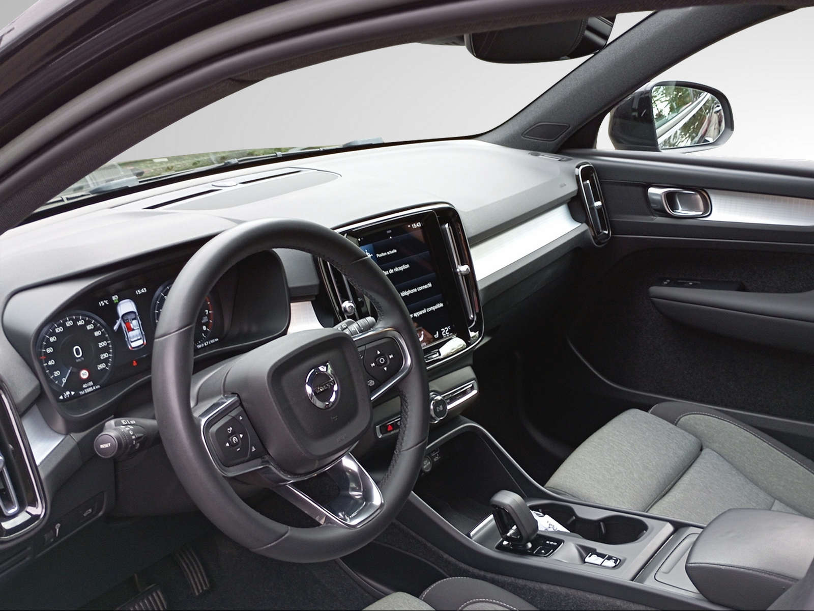 VOLVO XC40 T2 XCITE Geartronic-image-13