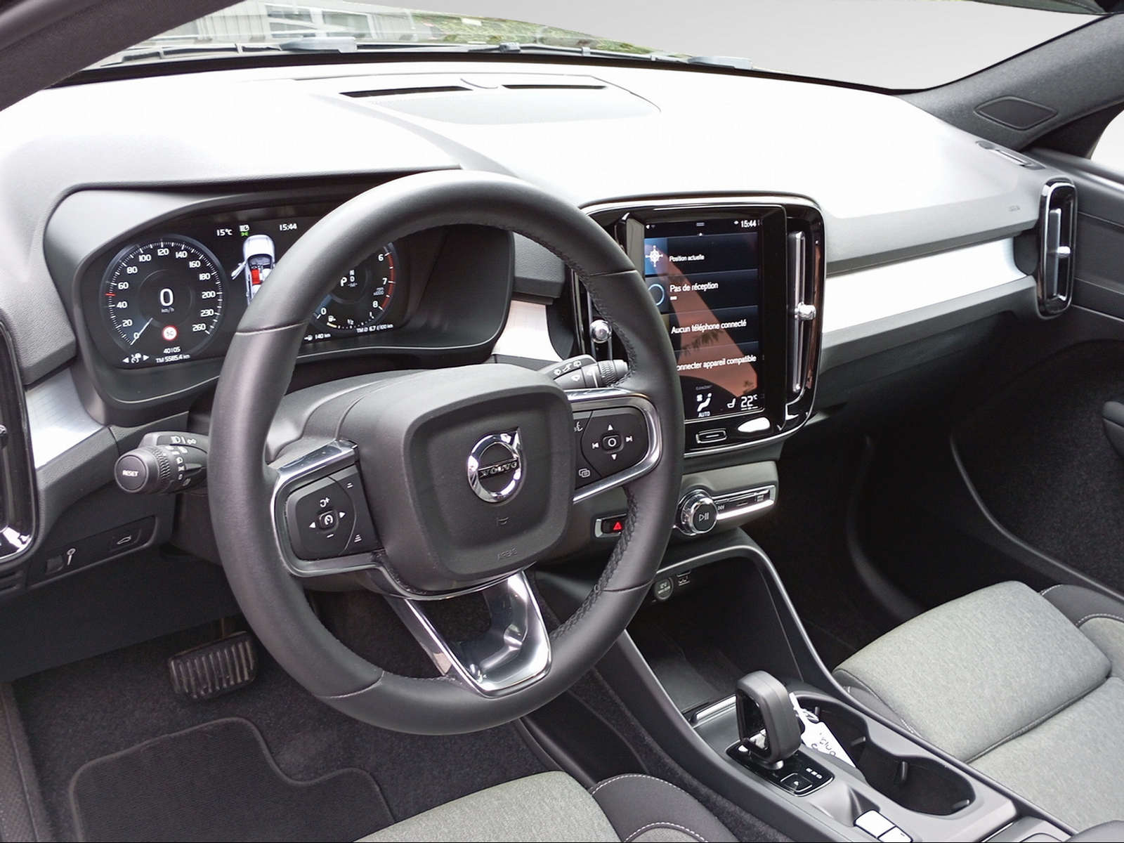 VOLVO XC40 T2 XCITE Geartronic-image-18