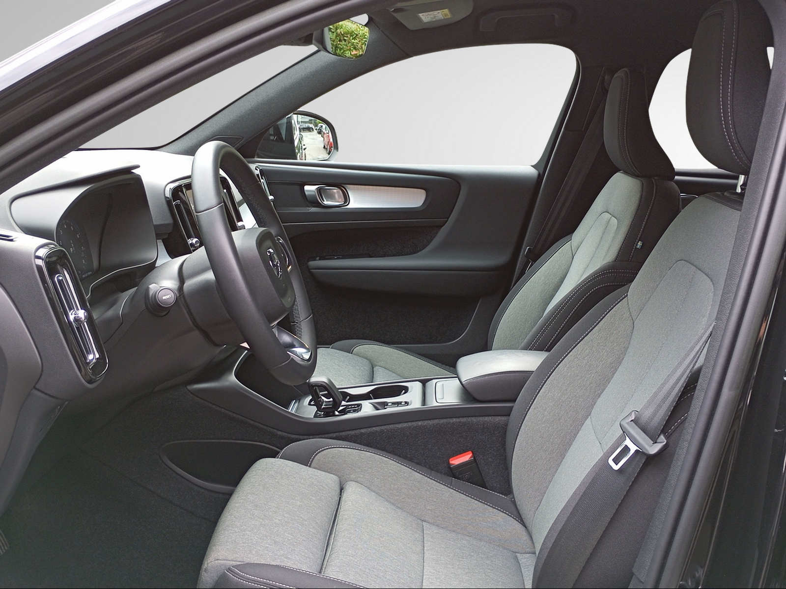 VOLVO XC40 T2 XCITE Geartronic-image-11