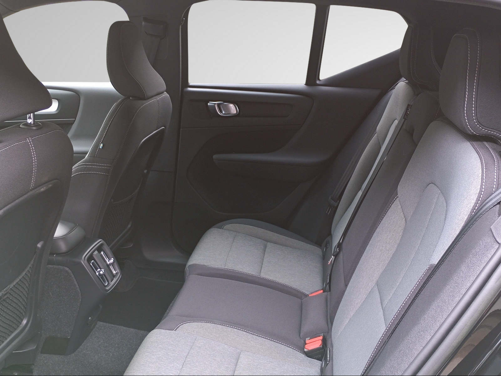 VOLVO XC40 T2 XCITE Geartronic-image-20