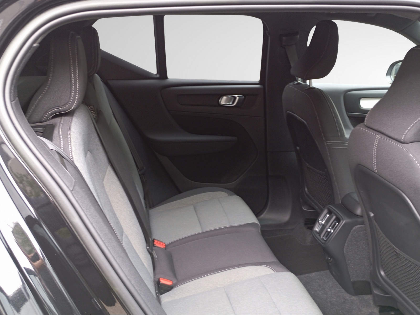 VOLVO XC40 T2 XCITE Geartronic-image-22