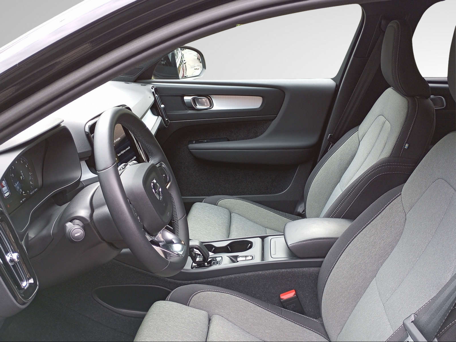 VOLVO XC40 T2 XCITE Geartronic-image-12