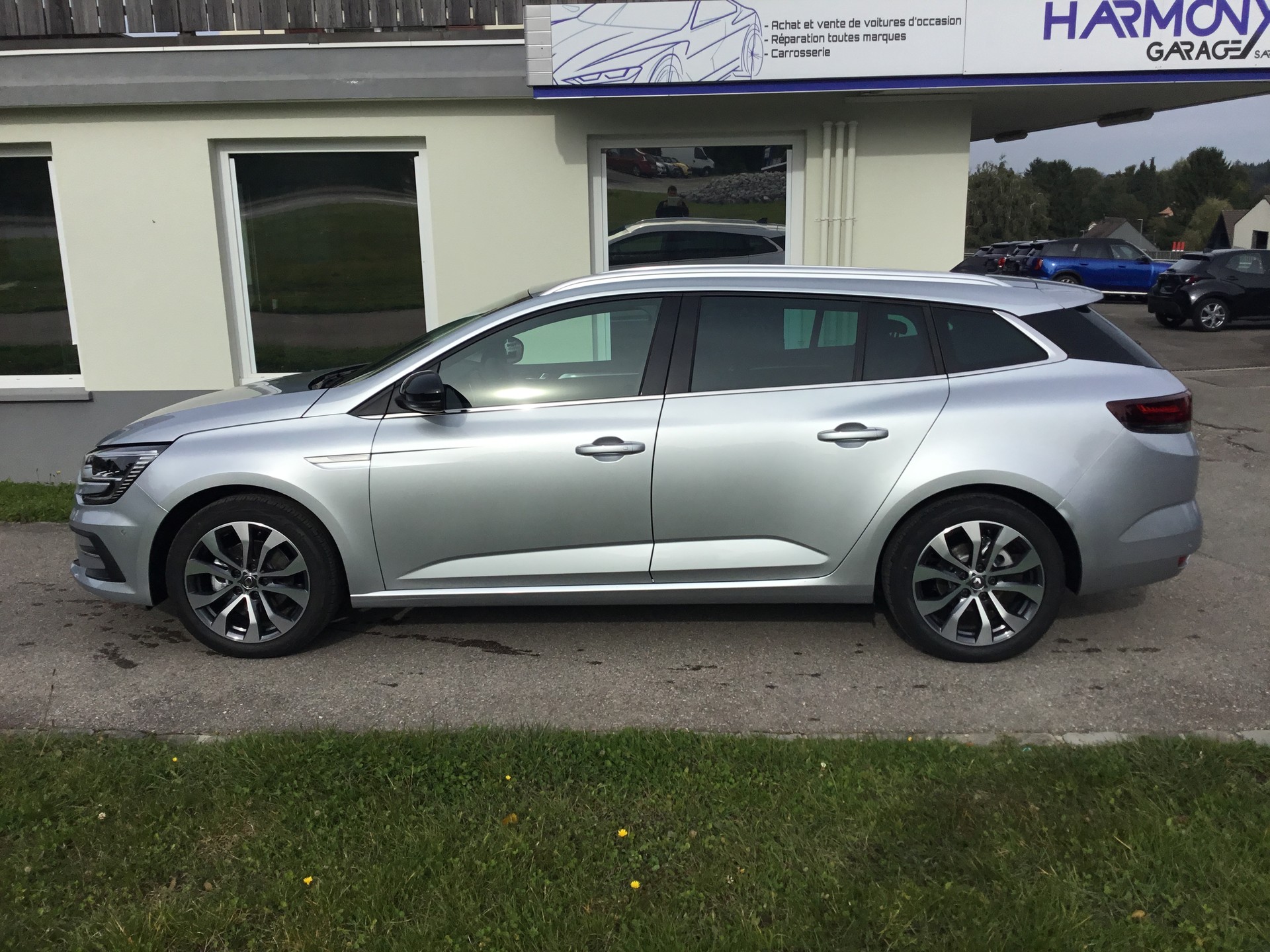 RENAULT Mégane Grandtour 1.3 16V Turbo Techno EDC-image-3