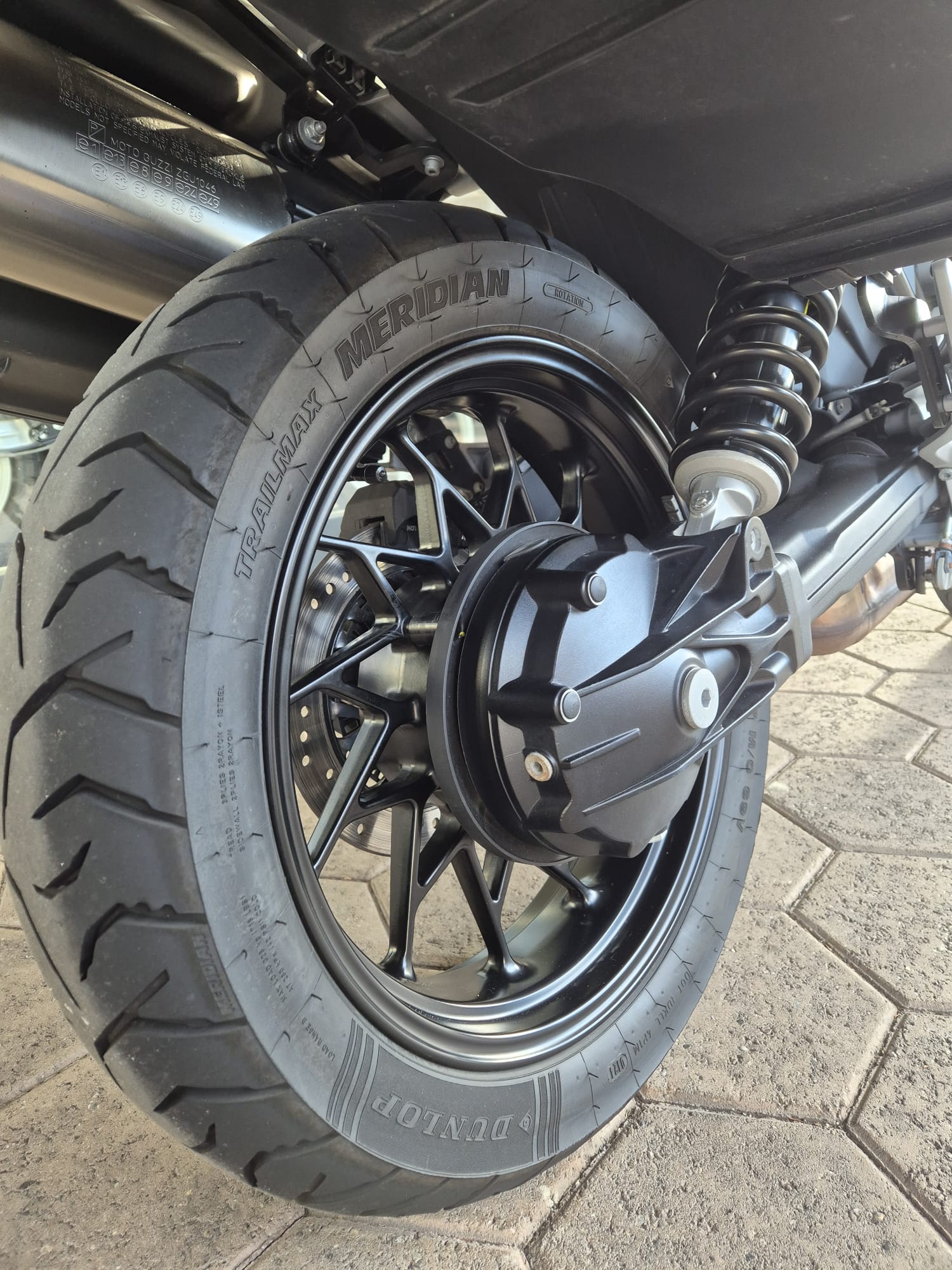 MOTO GUZZI V85 TT Strada E5+-image-6