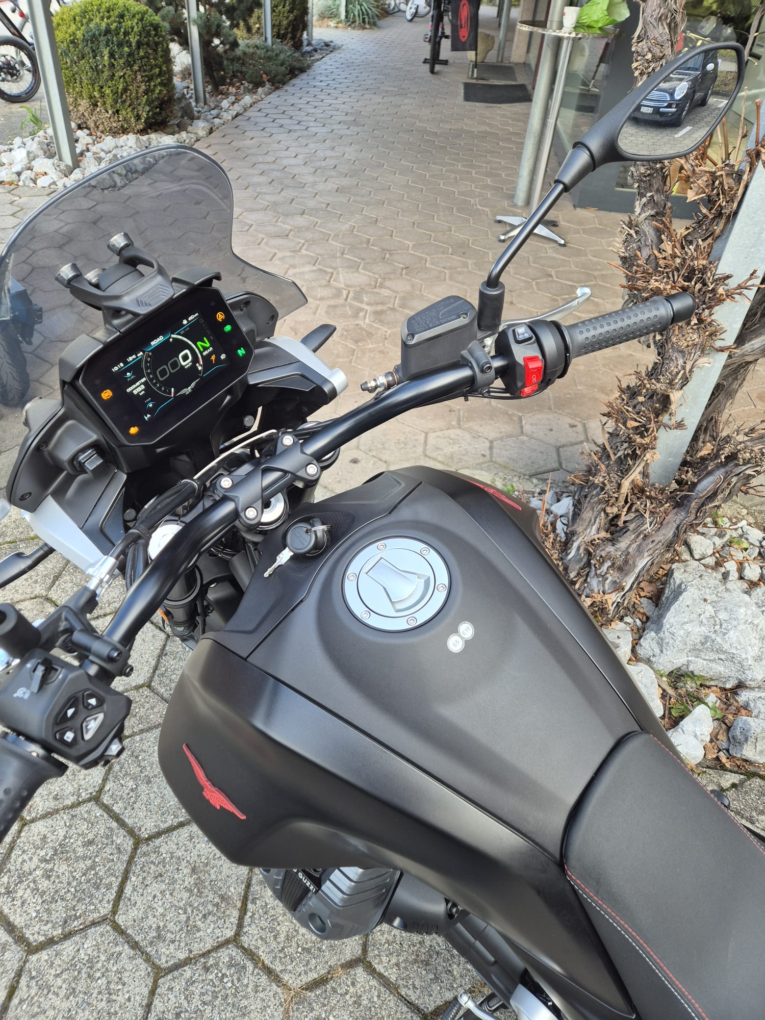 MOTO GUZZI V85 TT Strada E5+-image-5