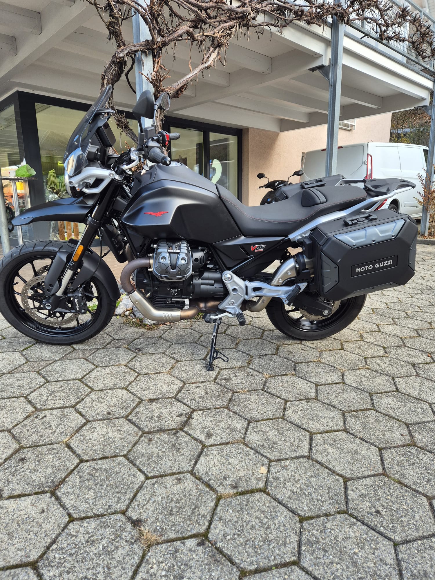 MOTO GUZZI V85 TT Strada E5+-image-3