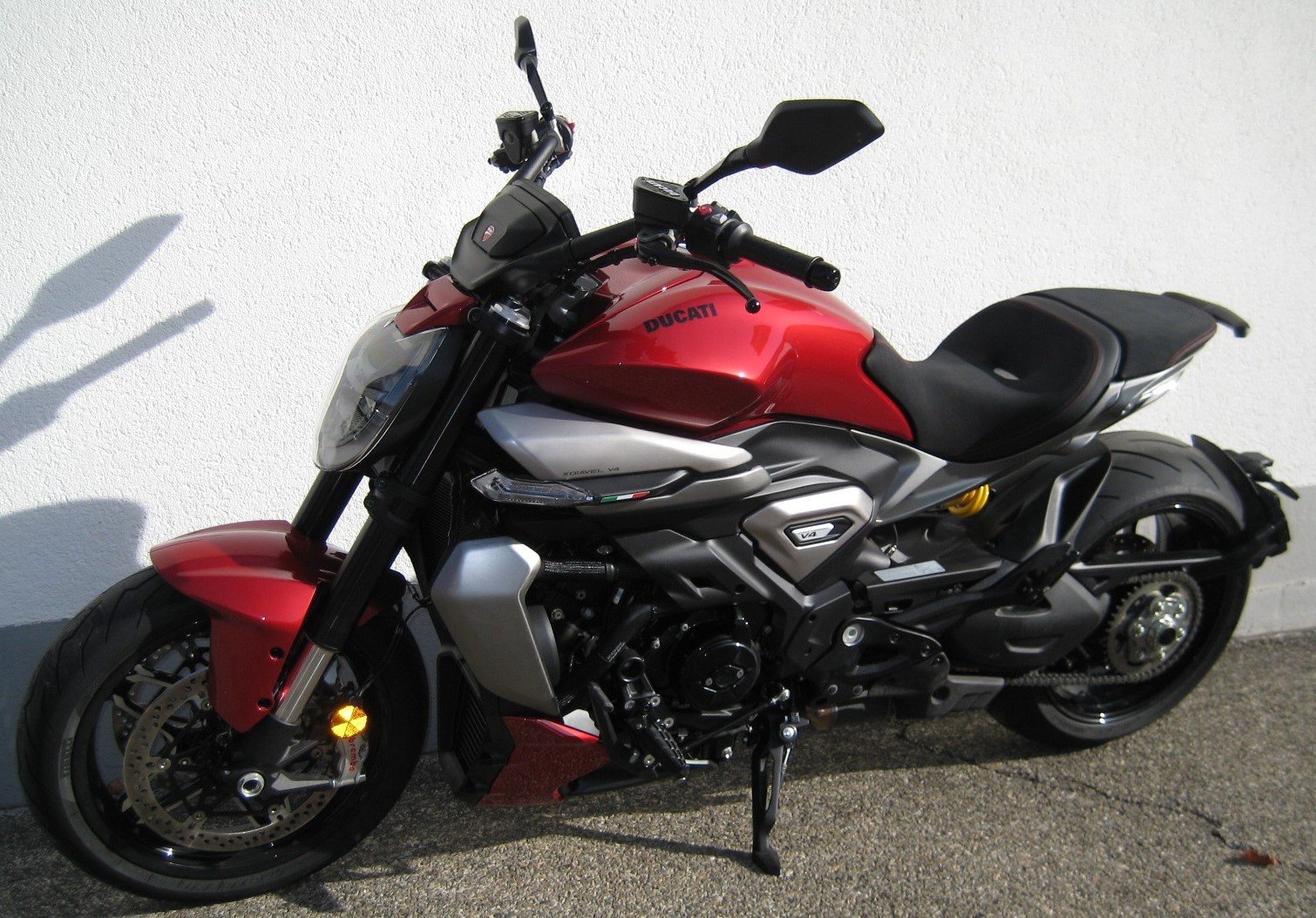 DUCATI X Diavel V4-image-1