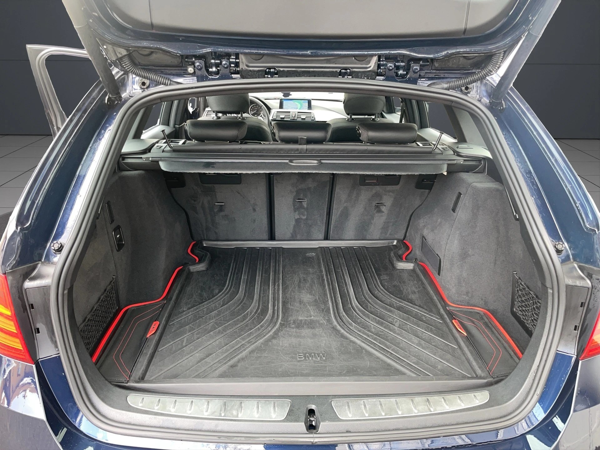 BMW 335i xDrive Touring Sport Line Steptronic-image-13