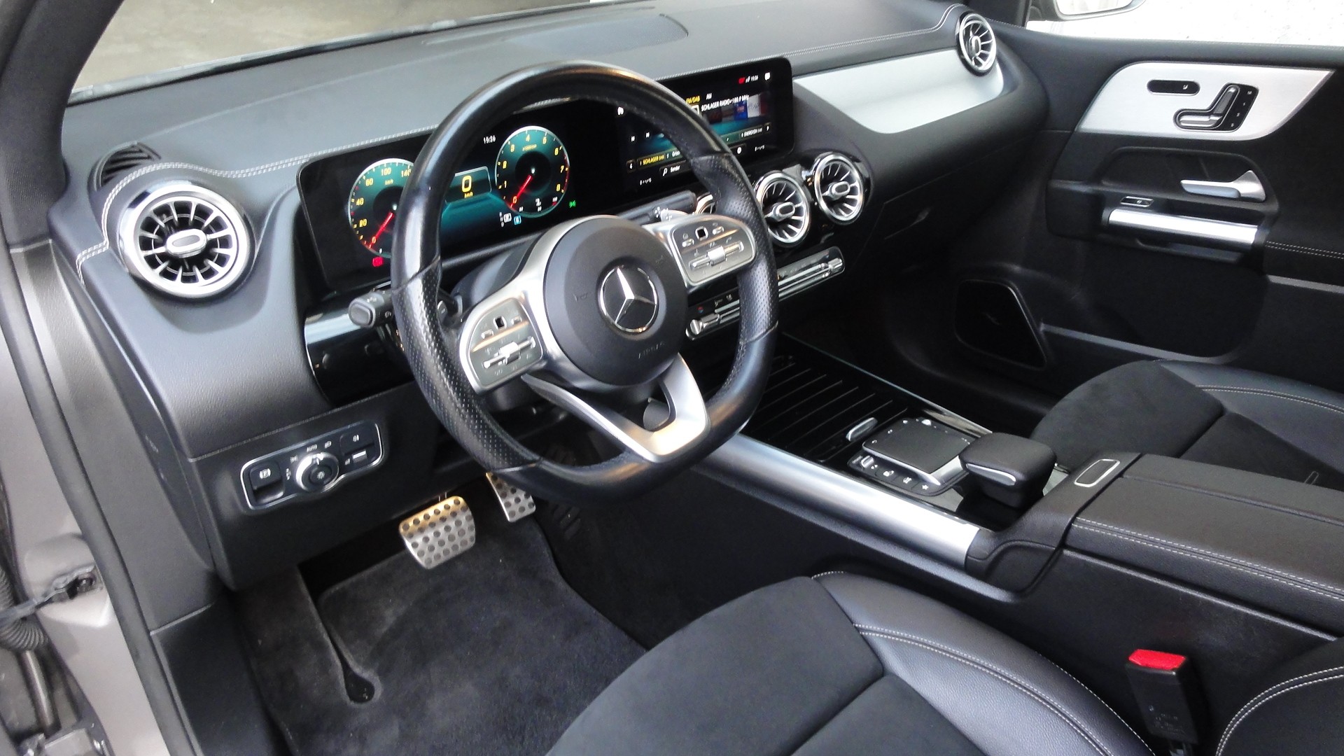 MERCEDES-BENZ B 220 4Matic AMG-Line *Edition* *-image-8