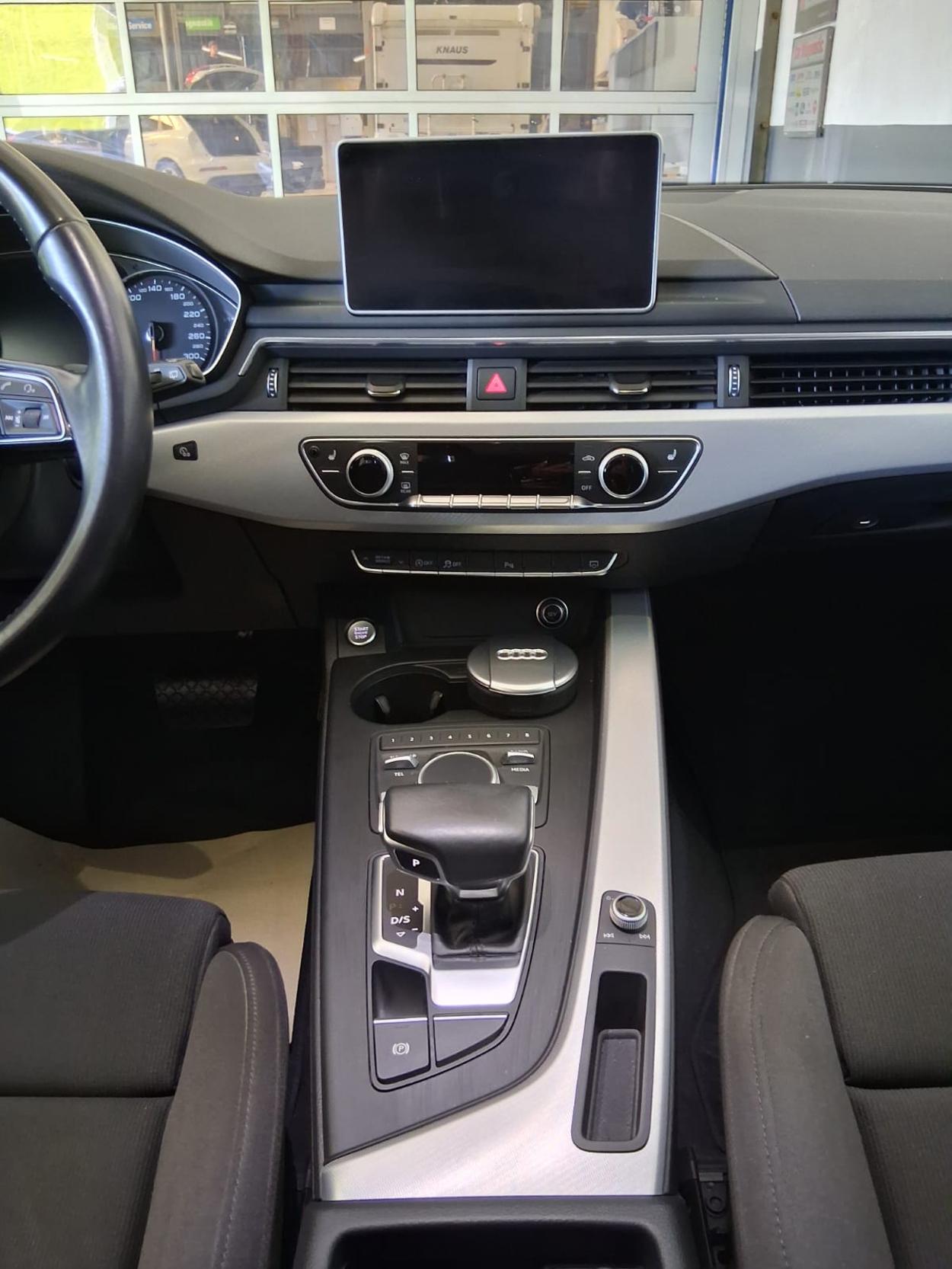AUDI A4 Avant 2.0 TFSI 190 ultra Sport S-Tronic-image-14