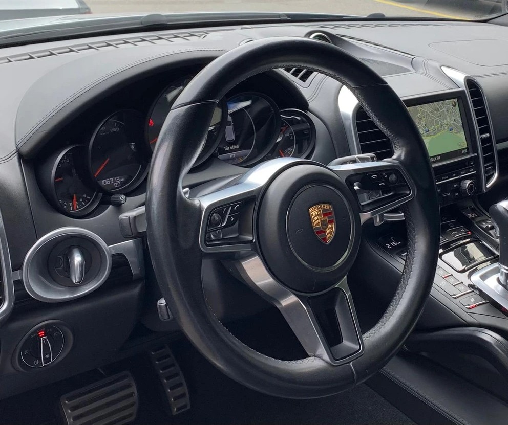 PORSCHE Cayenne S-image-7