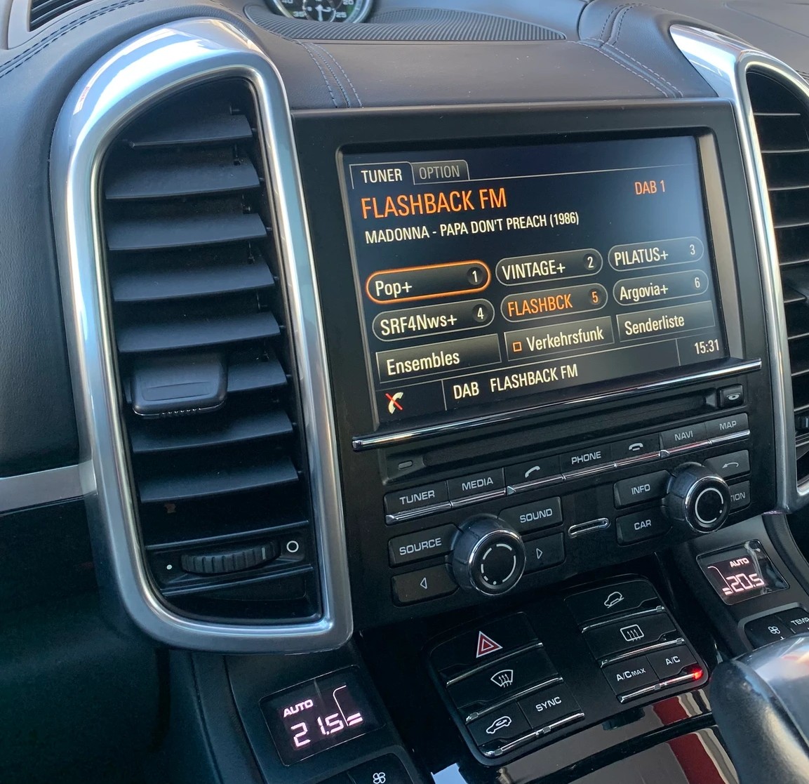 PORSCHE Cayenne S-image-18