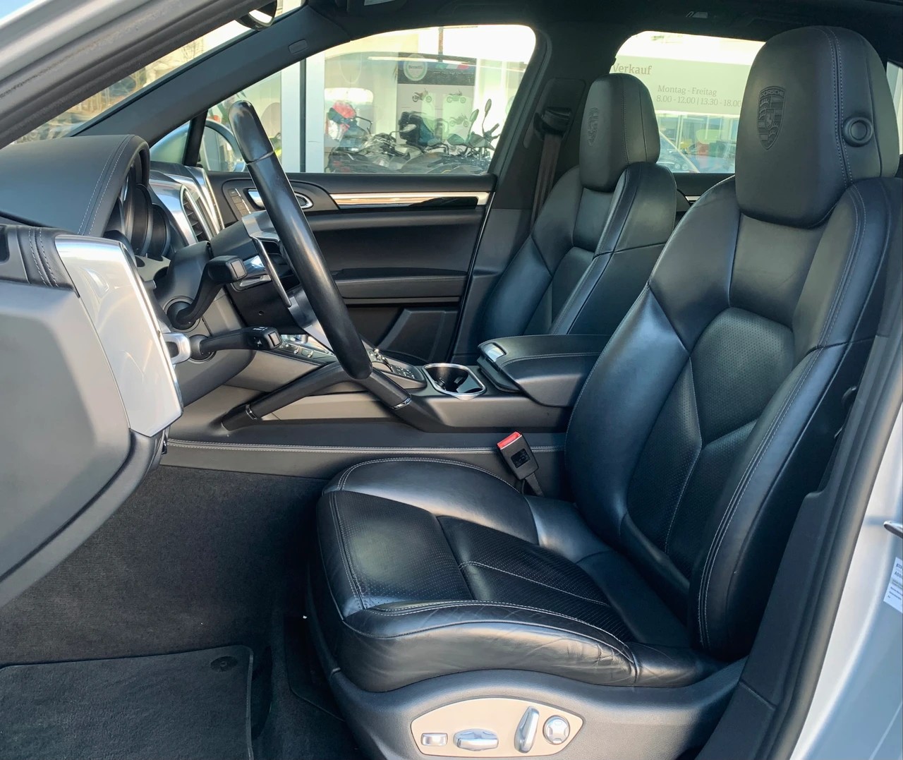PORSCHE Cayenne S-image-8