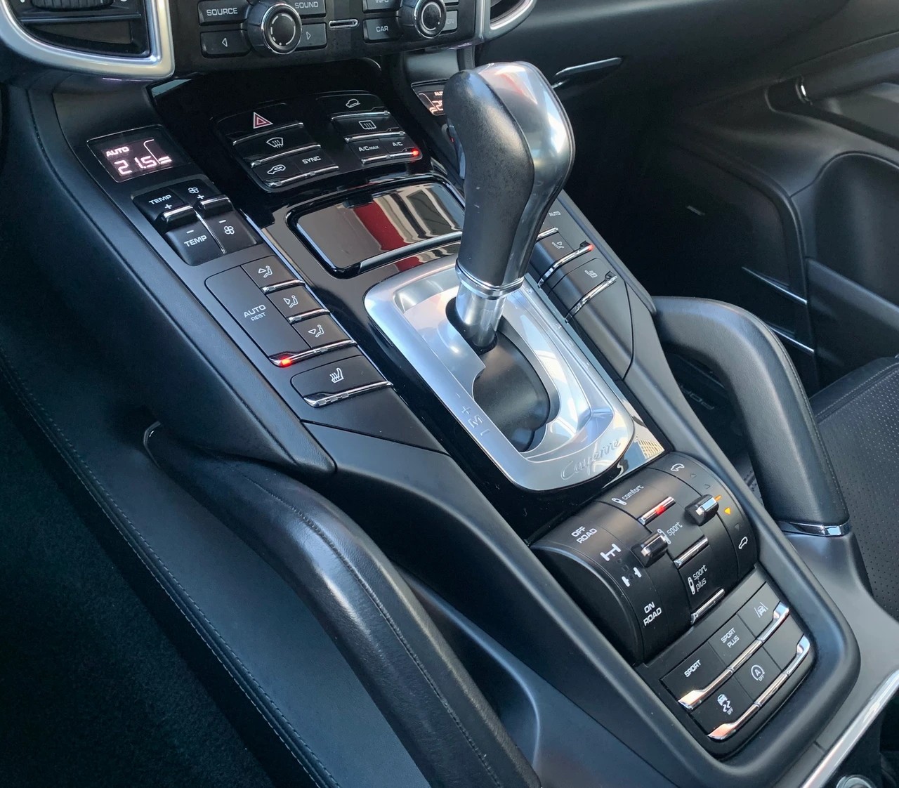 PORSCHE Cayenne S-image-19