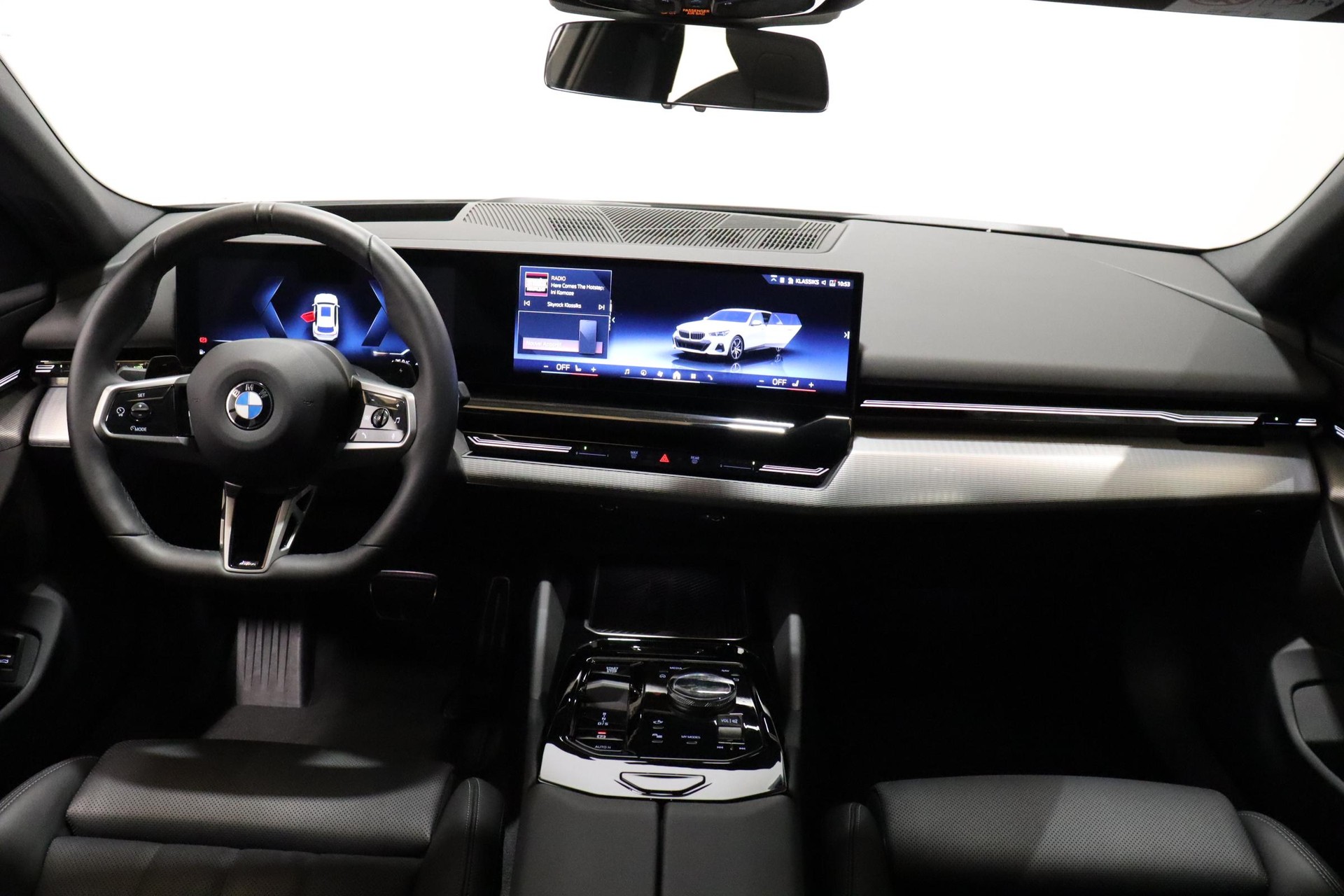 BMW 520d xDrive Touring-image-8
