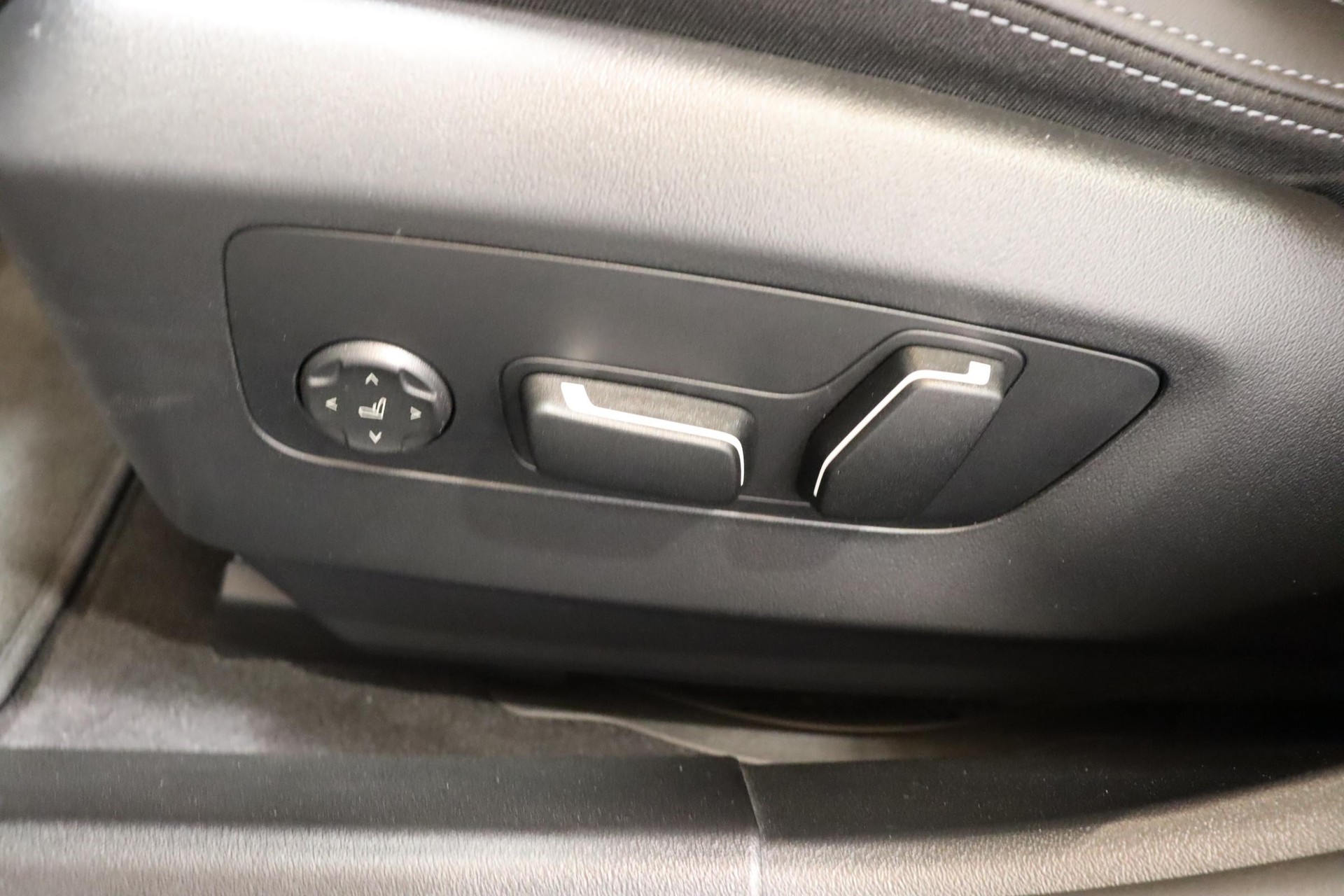 BMW 520d xDrive Touring-image-21