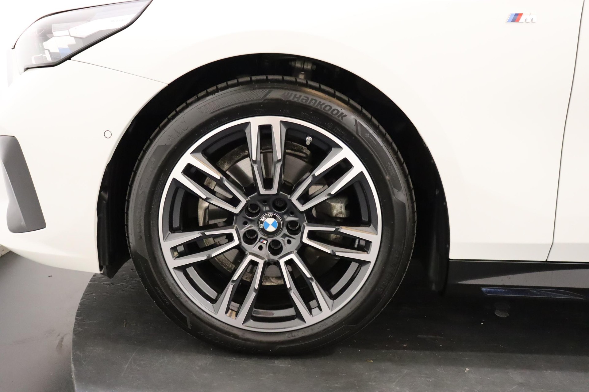 BMW 520d xDrive Touring-image-5