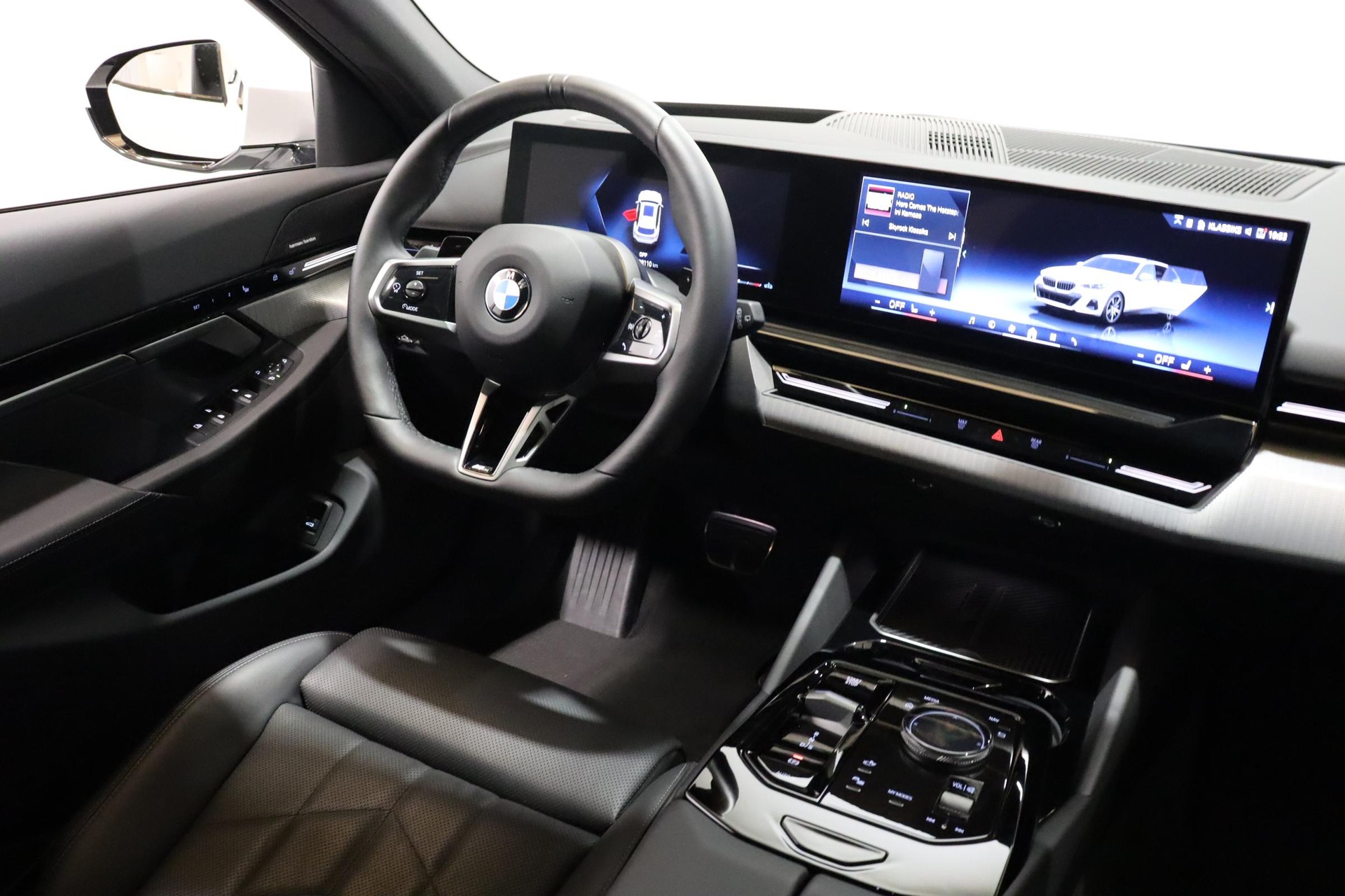 BMW 520d xDrive Touring-image-9