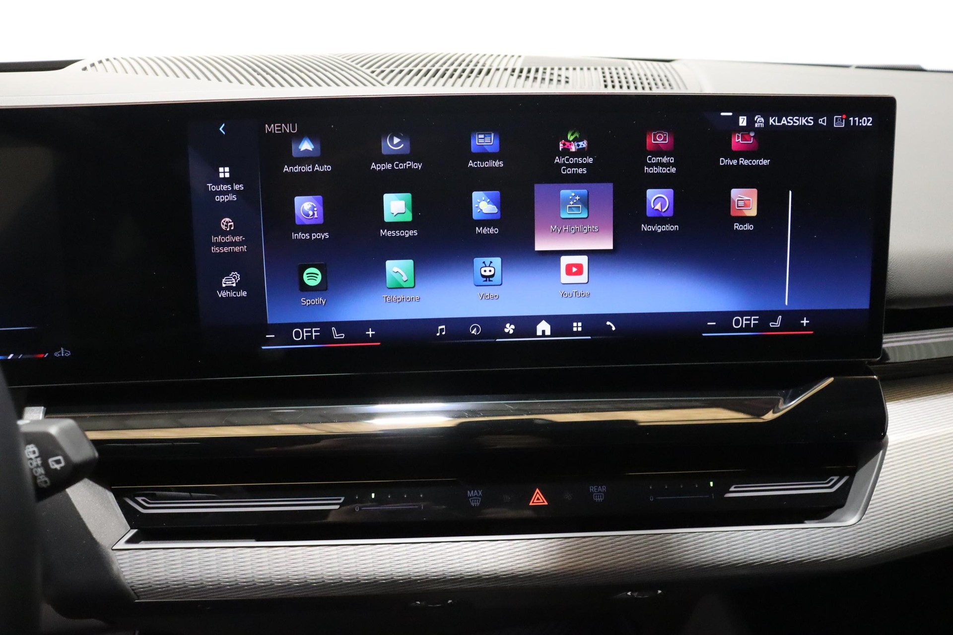 BMW 520d xDrive Touring-image-14