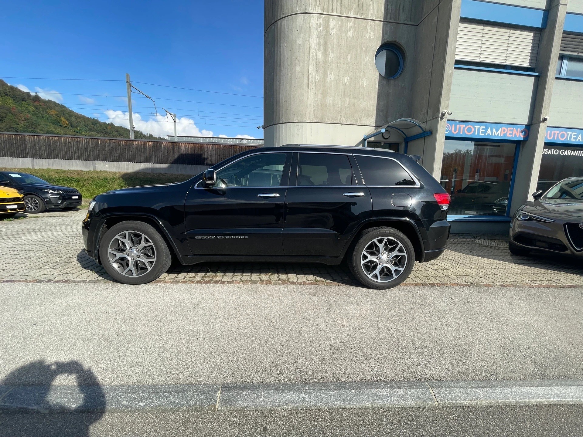 JEEP Grand Cherokee 3.0 CRD Overland Automatic-image-2