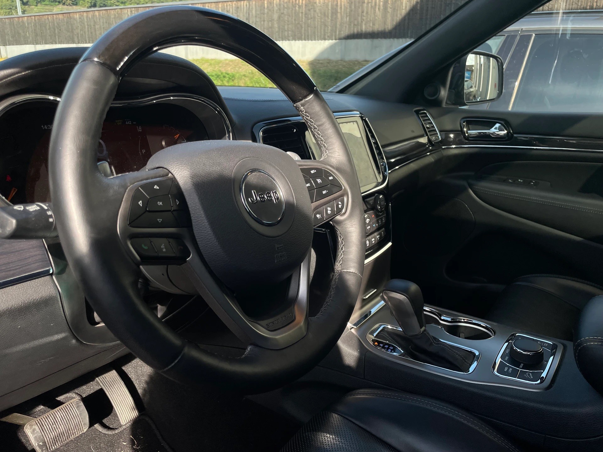 JEEP Grand Cherokee 3.0 CRD Overland Automatic-image-7