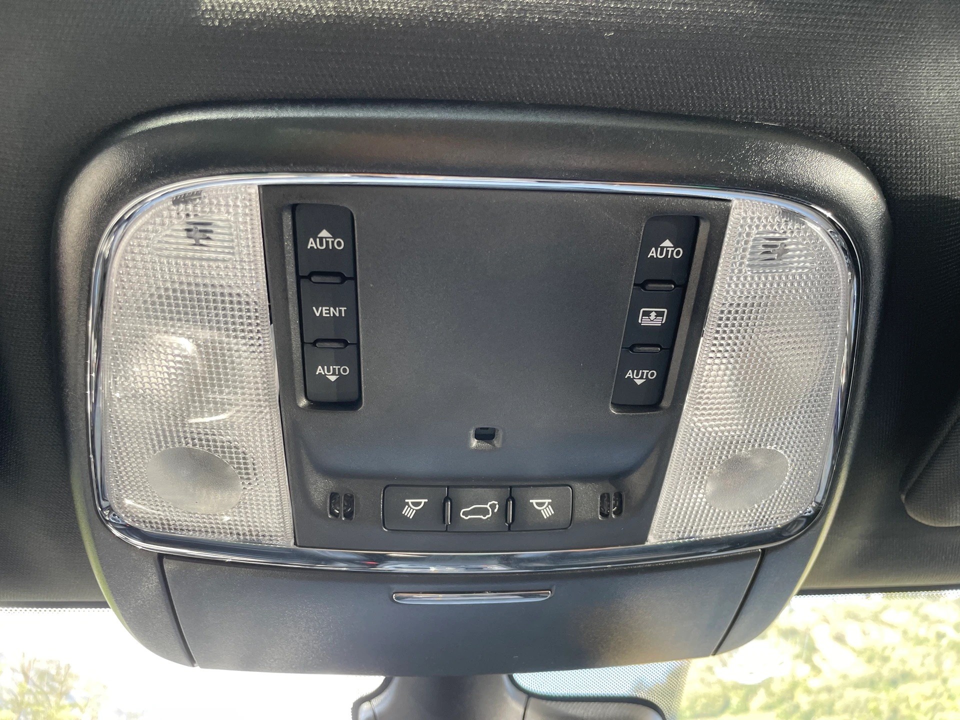 JEEP Grand Cherokee 3.0 CRD Overland Automatic-image-6