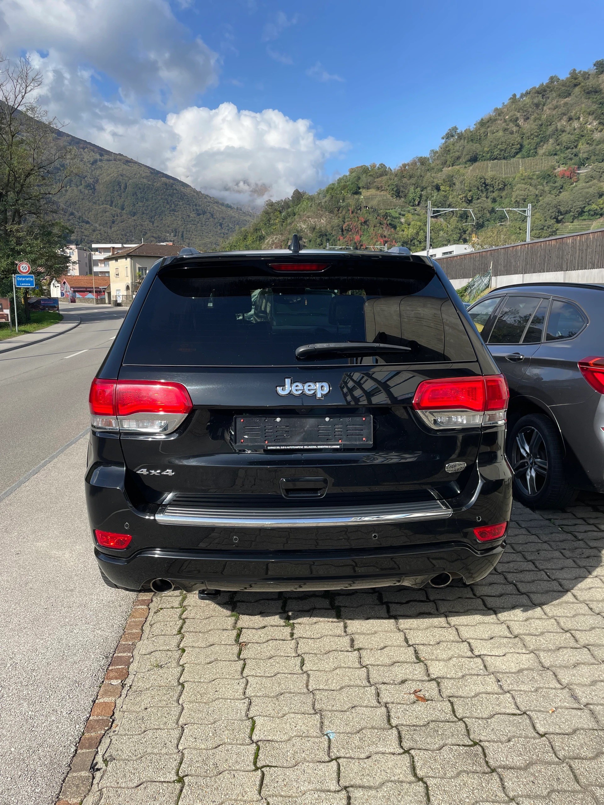 JEEP Grand Cherokee 3.0 CRD Overland Automatic-image-4
