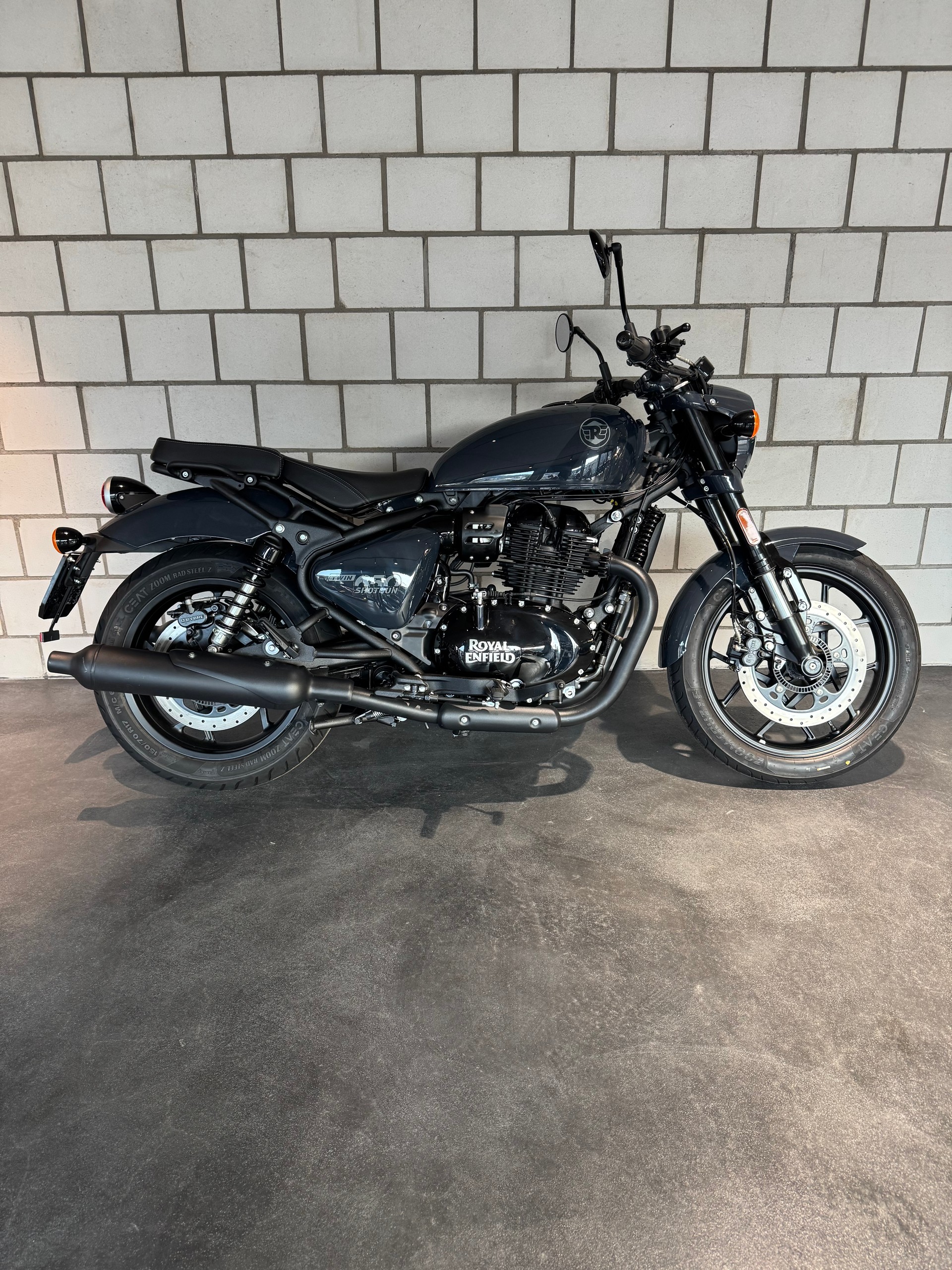 ROYAL ENFIELD Shotgun 650-showroom-element-3