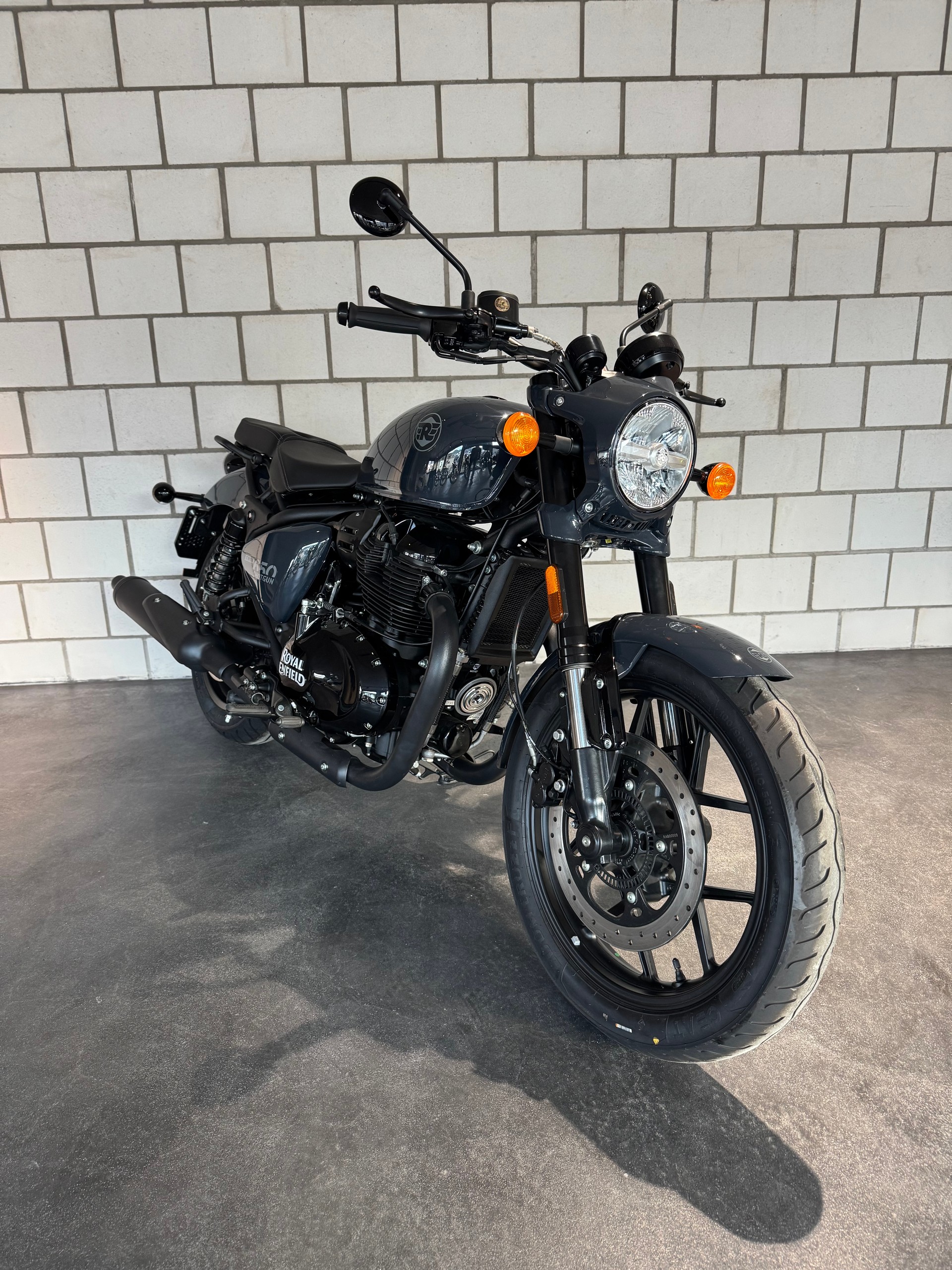 ROYAL ENFIELD Shotgun 650-showroom-element-2