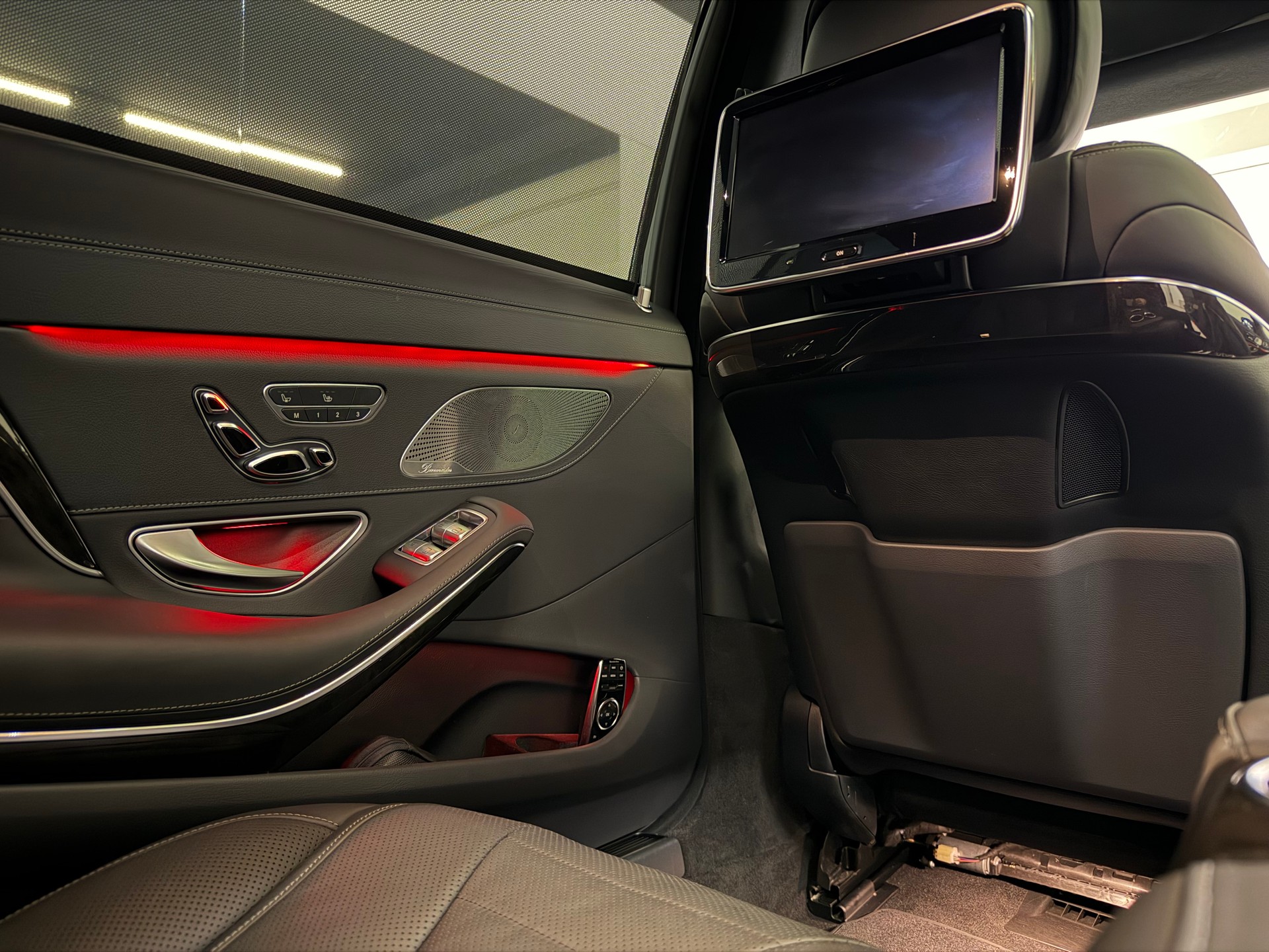 MERCEDES-BENZ S 500 Maybach 4Matic 9G-Tronic-image-27