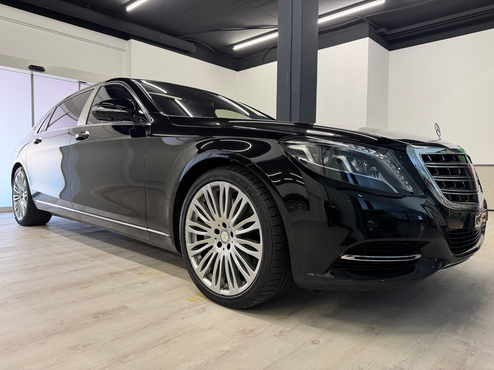 MERCEDES-BENZ S 500 Maybach 4Matic 9G-Tronic-image-4