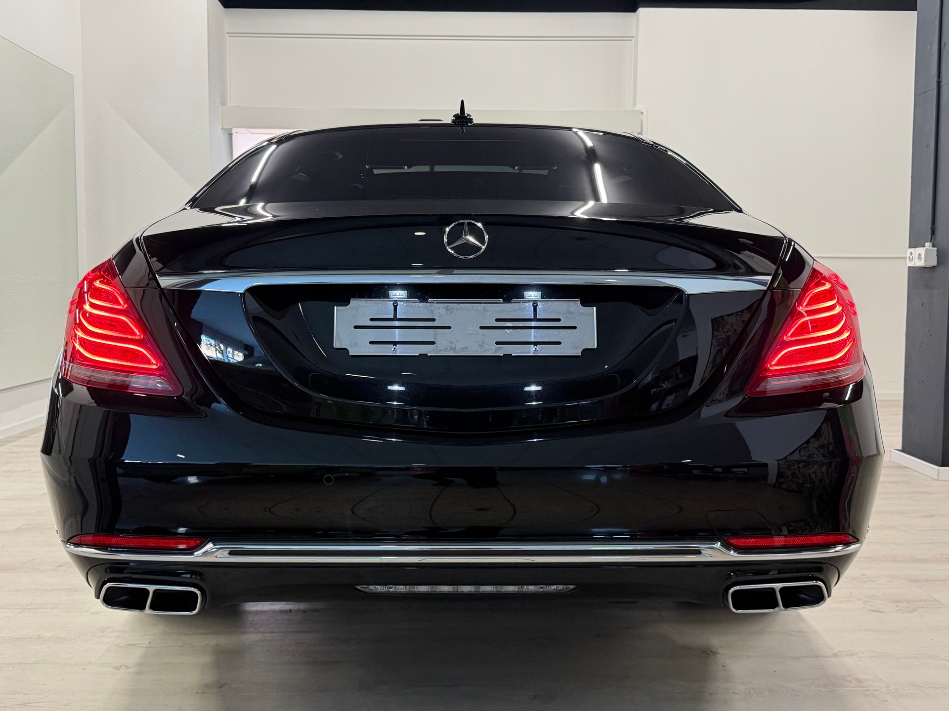 MERCEDES-BENZ S 500 Maybach 4Matic 9G-Tronic-image-6