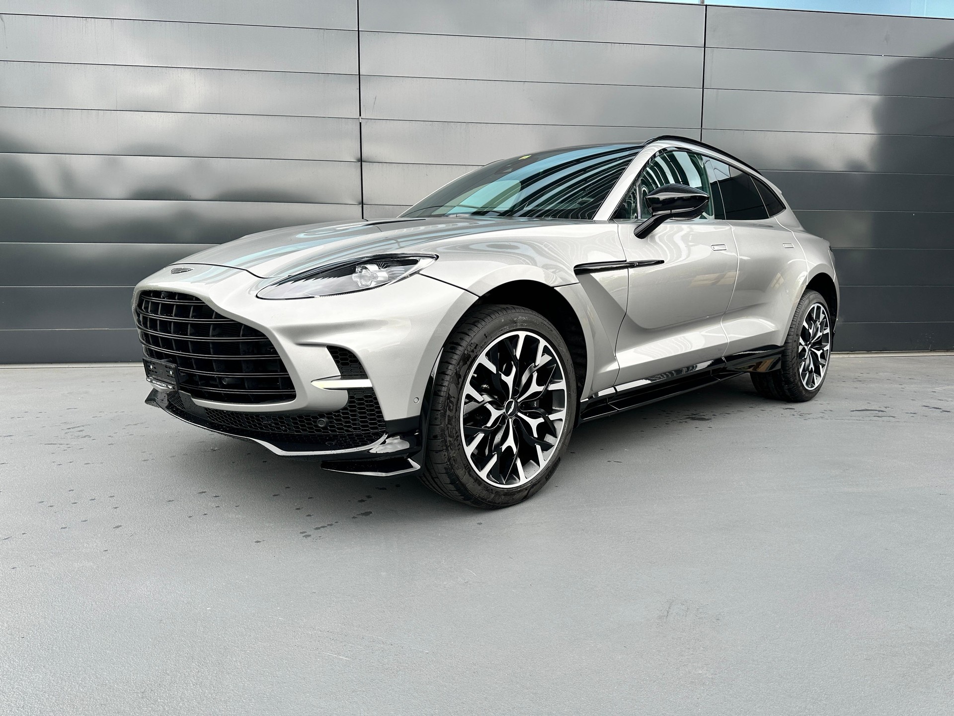 ASTON MARTIN DBX 707 4.0 V8 Bi-Turbo