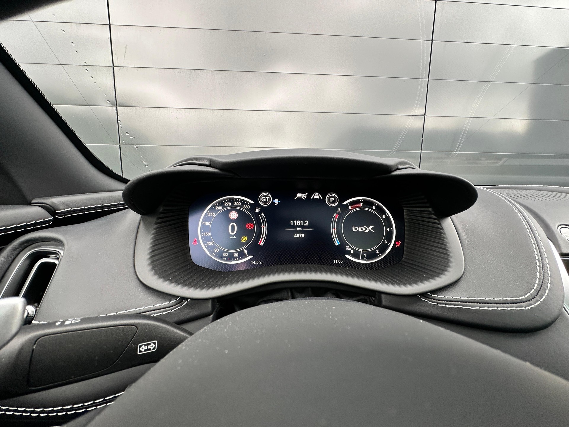 ASTON MARTIN DBX 707 4.0 V8 Bi-Turbo-image-7