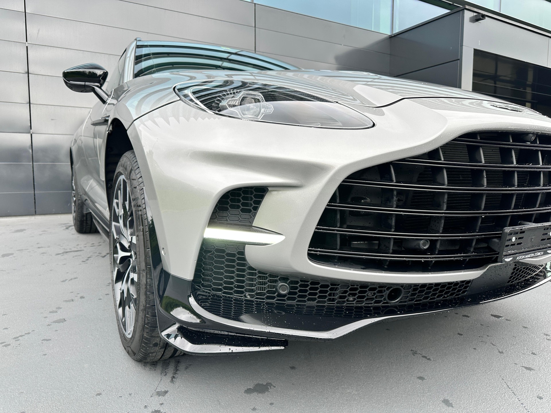 ASTON MARTIN DBX 707 4.0 V8 Bi-Turbo-image-12